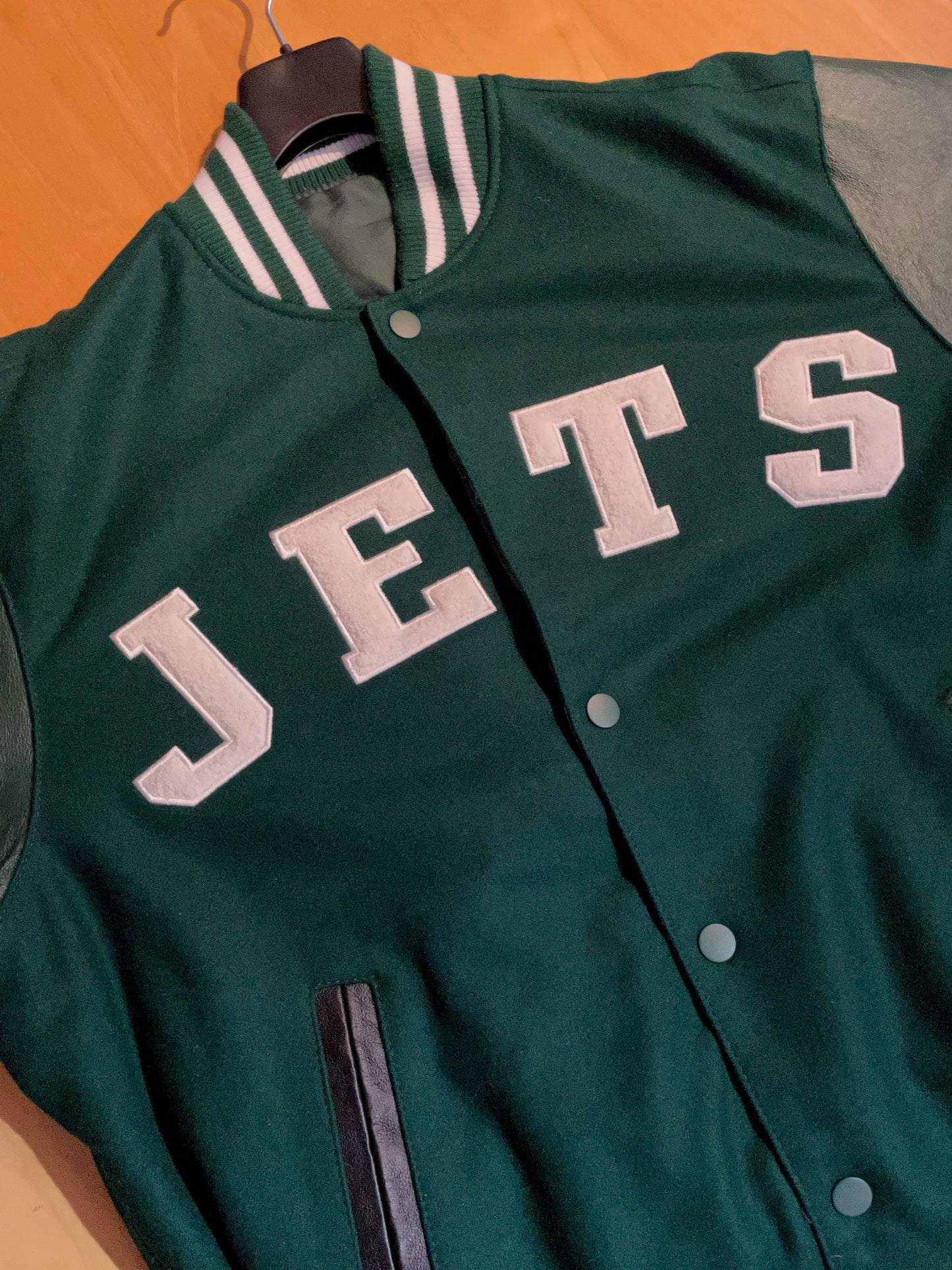 REVERSIBLE NEW YORK JETS NFL GIII VARSITY JACKET SZ: L