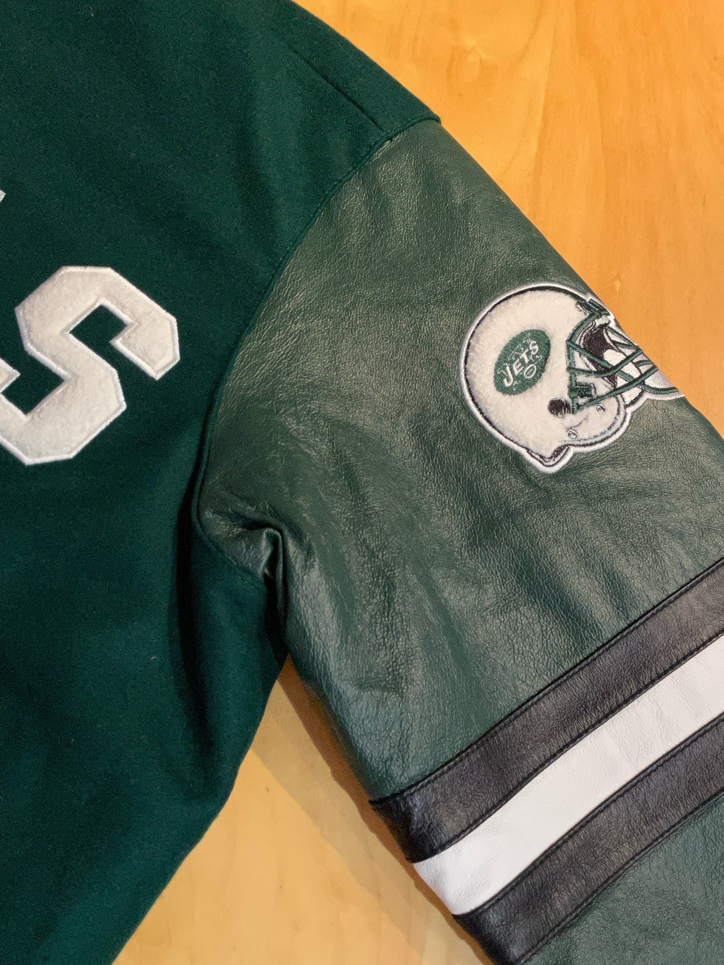 REVERSIBLE NEW YORK JETS NFL GIII VARSITY JACKET SZ: L