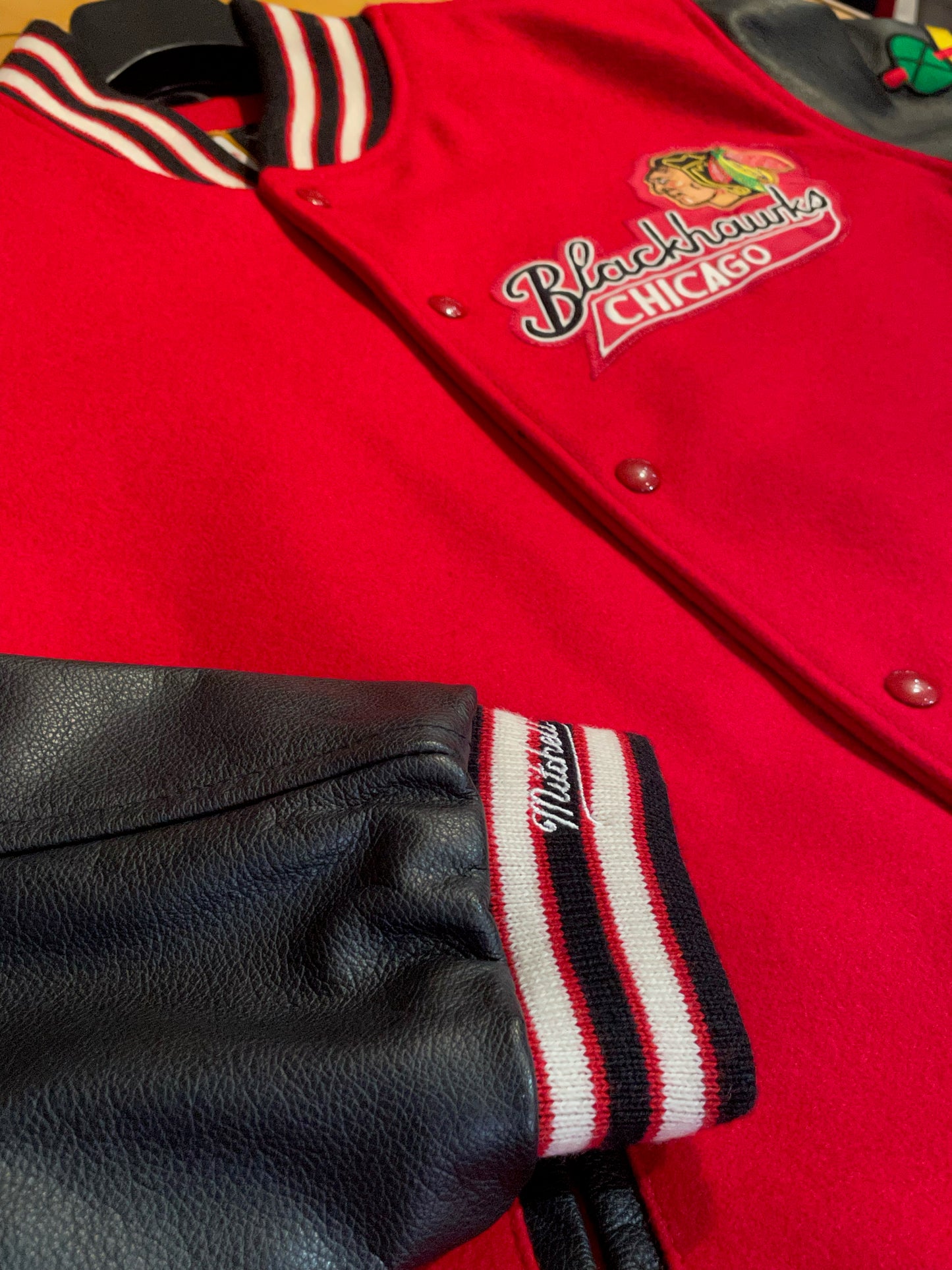 MITCHELL & NESS CHICAGO BLACKHAWKS NHL MADE IN USA VARSITY JACKET SZ: L