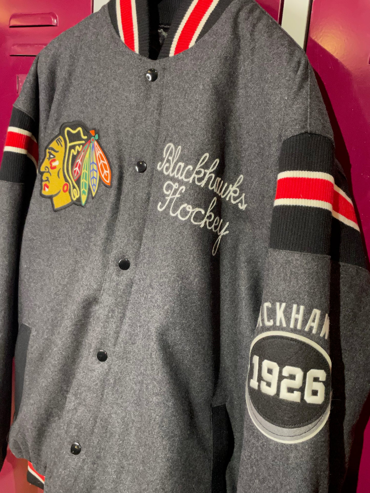CHICAGO BLACKHAWKS GIII NFL REVERSIBLE JACKET BRAND NEW SZ: L
