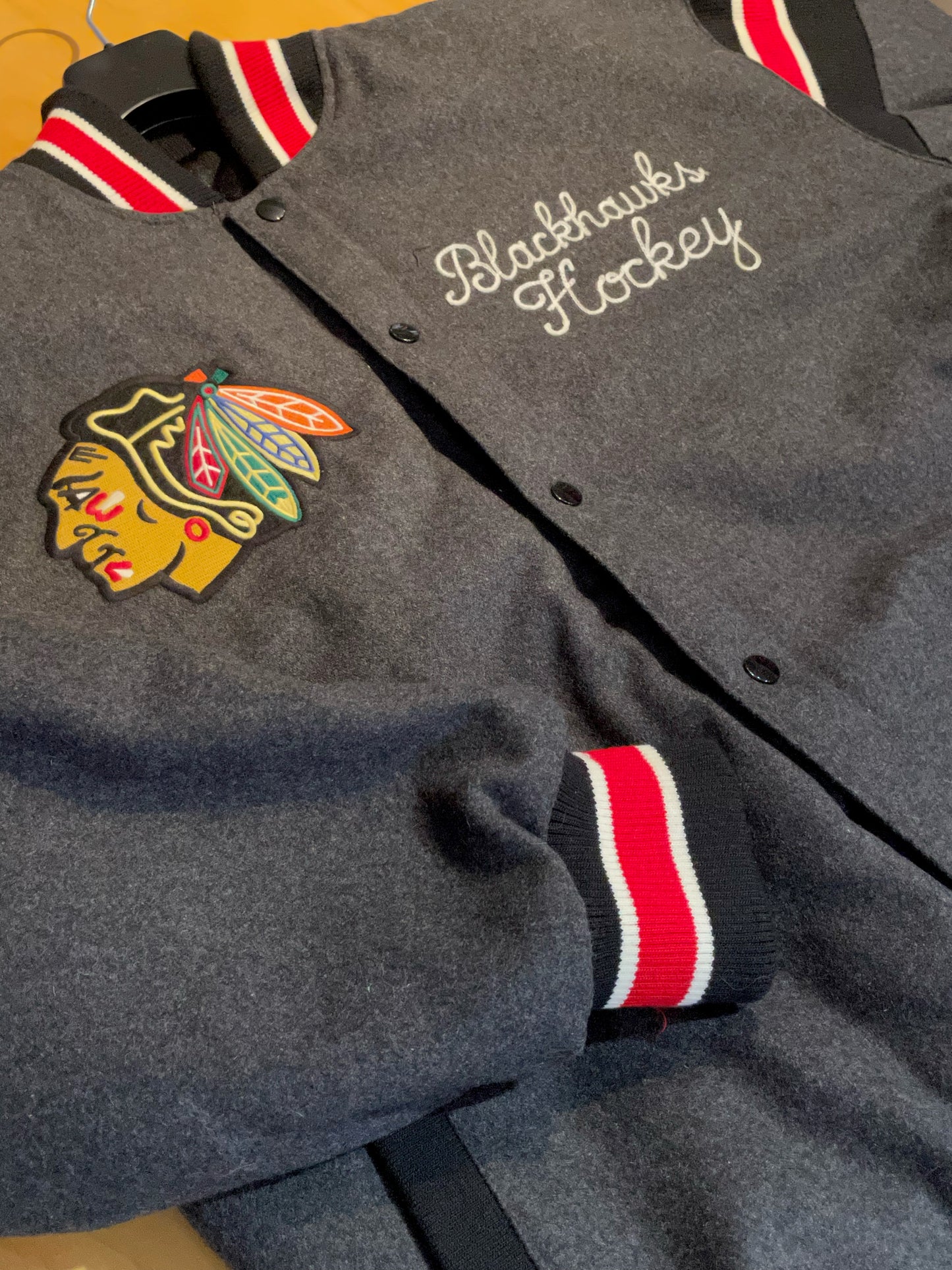 CHICAGO BLACKHAWKS GIII NFL REVERSIBLE JACKET BRAND NEW SZ: L