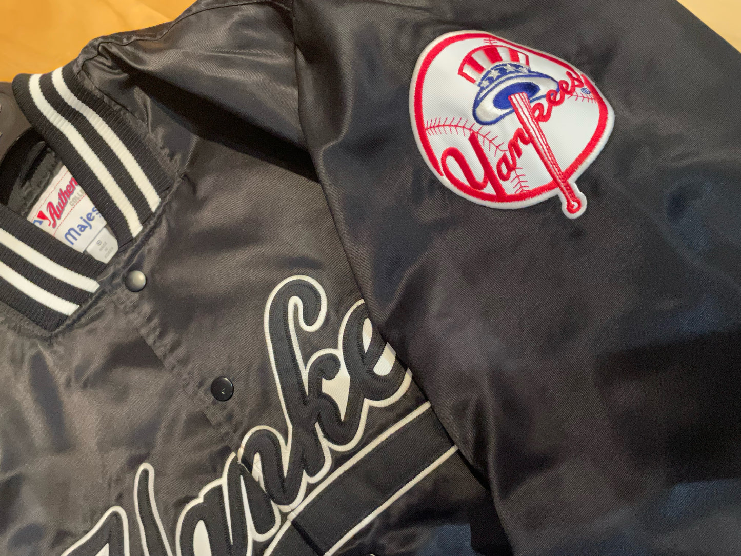 VINTAGE MAJESTIC NEW YORK YANKEES MLB SATIN JACKET SZ: S