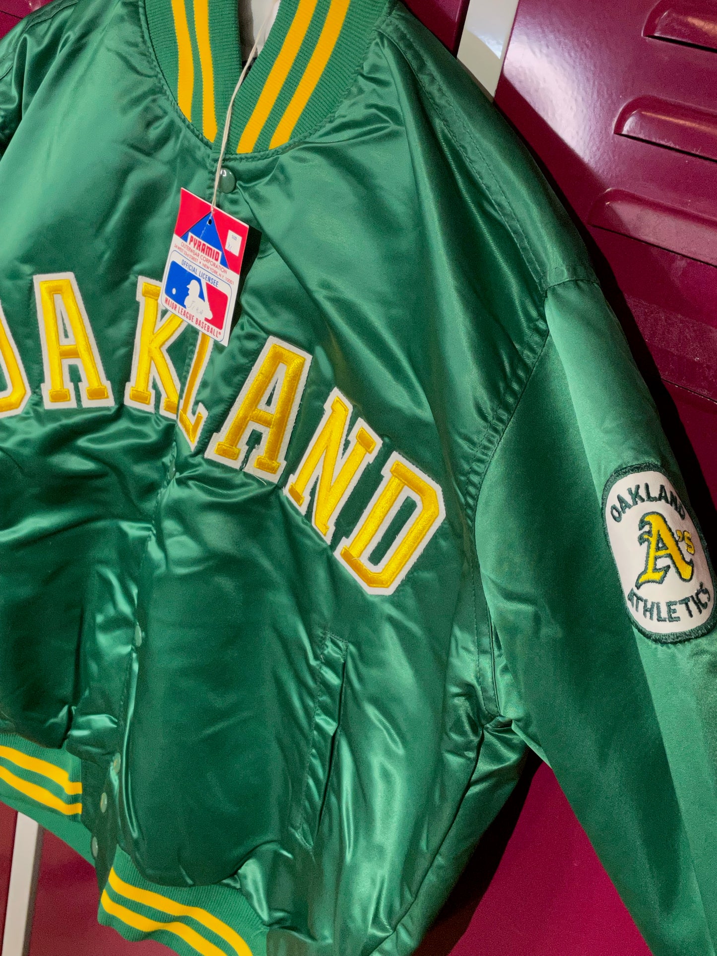 VINTAGE PYRAMID OAKLAND A'S MLB SATIN JACKET SZ: XL
