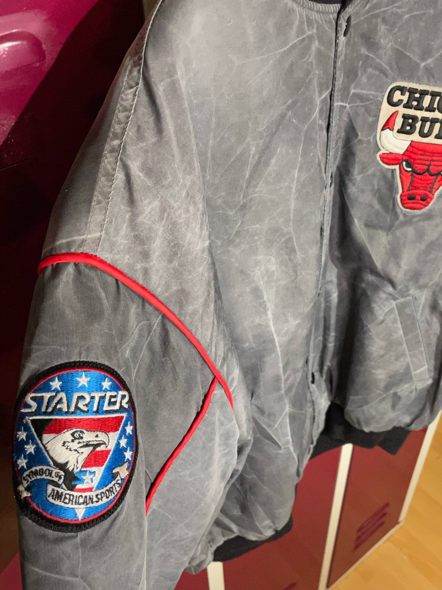 VINTAGE STARTER CHICAGO BULLS NBA JACKET SZ: L