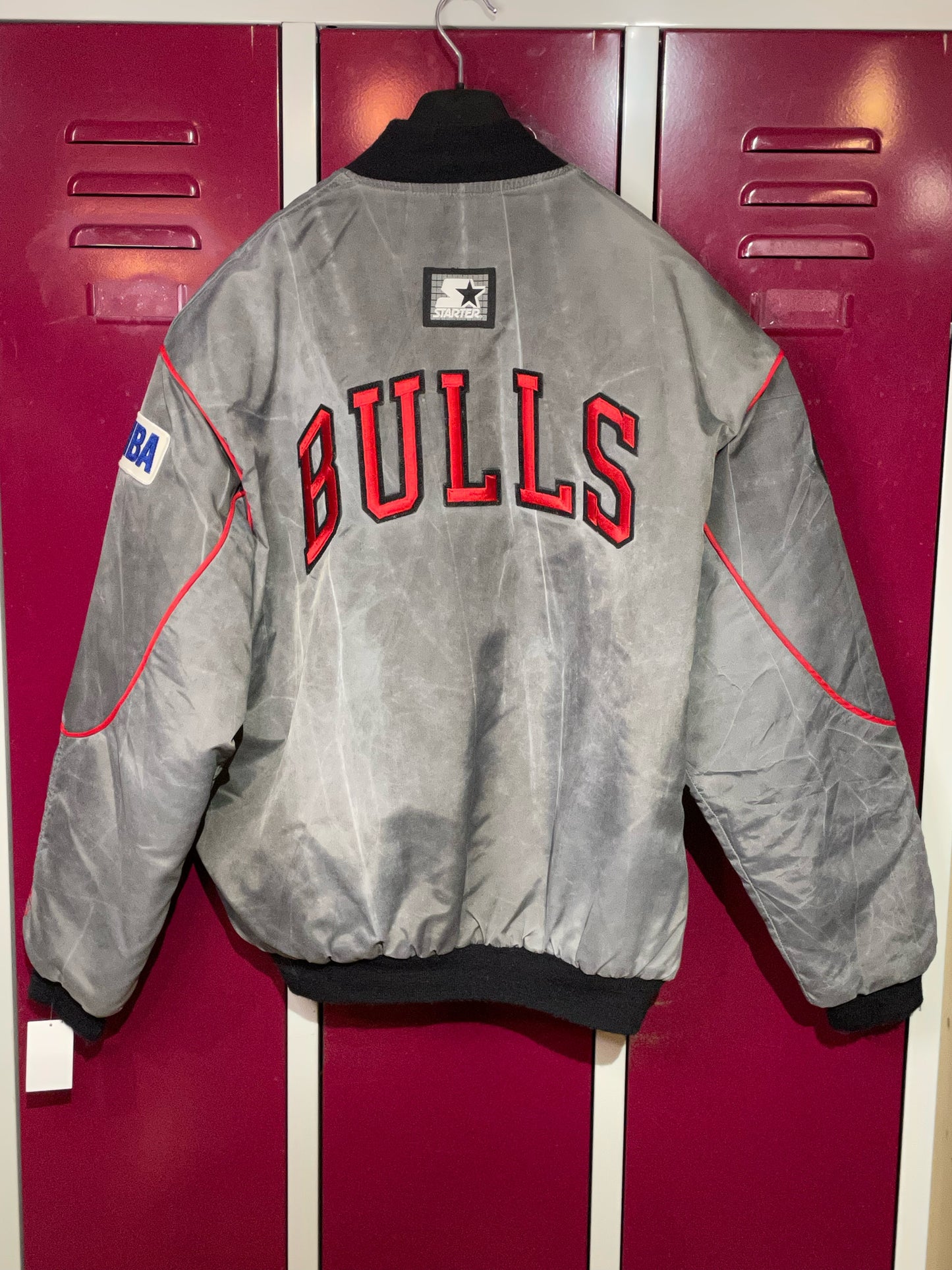 VINTAGE STARTER CHICAGO BULLS NBA JACKET SZ: L