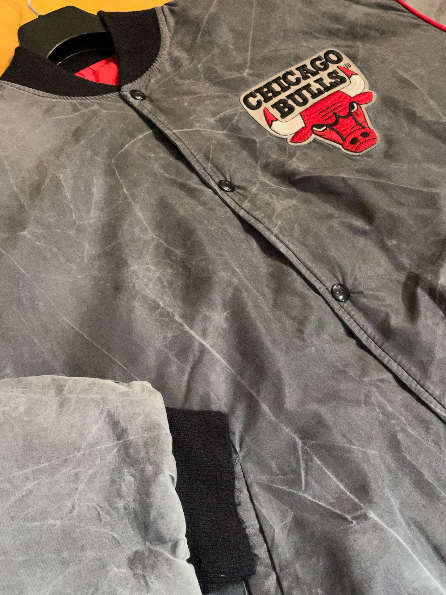 VINTAGE STARTER CHICAGO BULLS NBA JACKET SZ: L