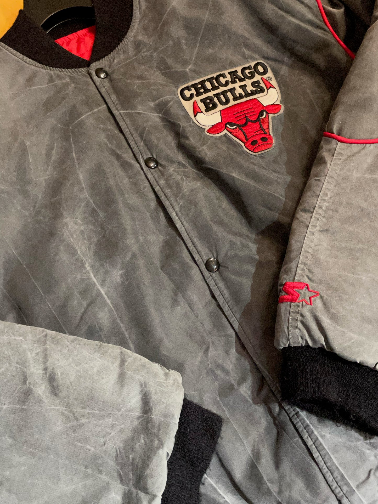 VINTAGE STARTER CHICAGO BULLS NBA JACKET SZ: L