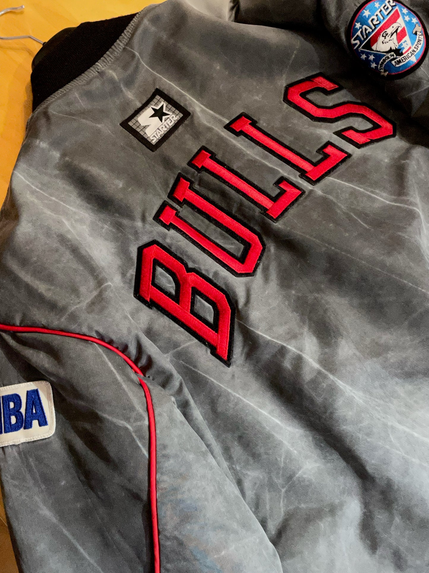 VINTAGE STARTER CHICAGO BULLS NBA JACKET SZ: L