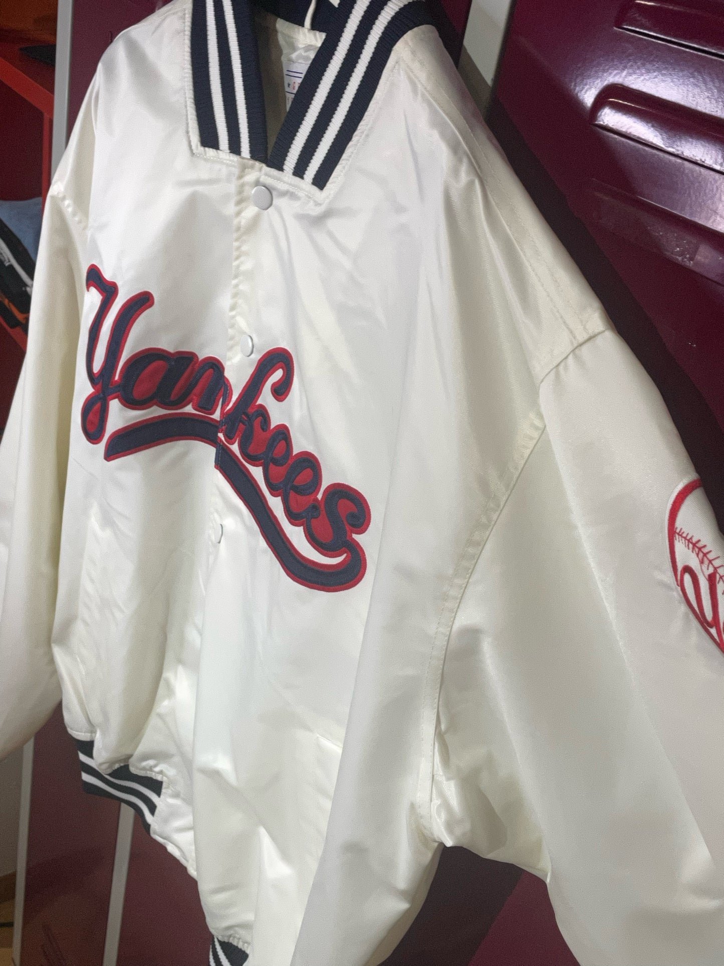 DS MAJESTIC NEW YORK YANKEES MLB SATIN JACKET SZ: XL