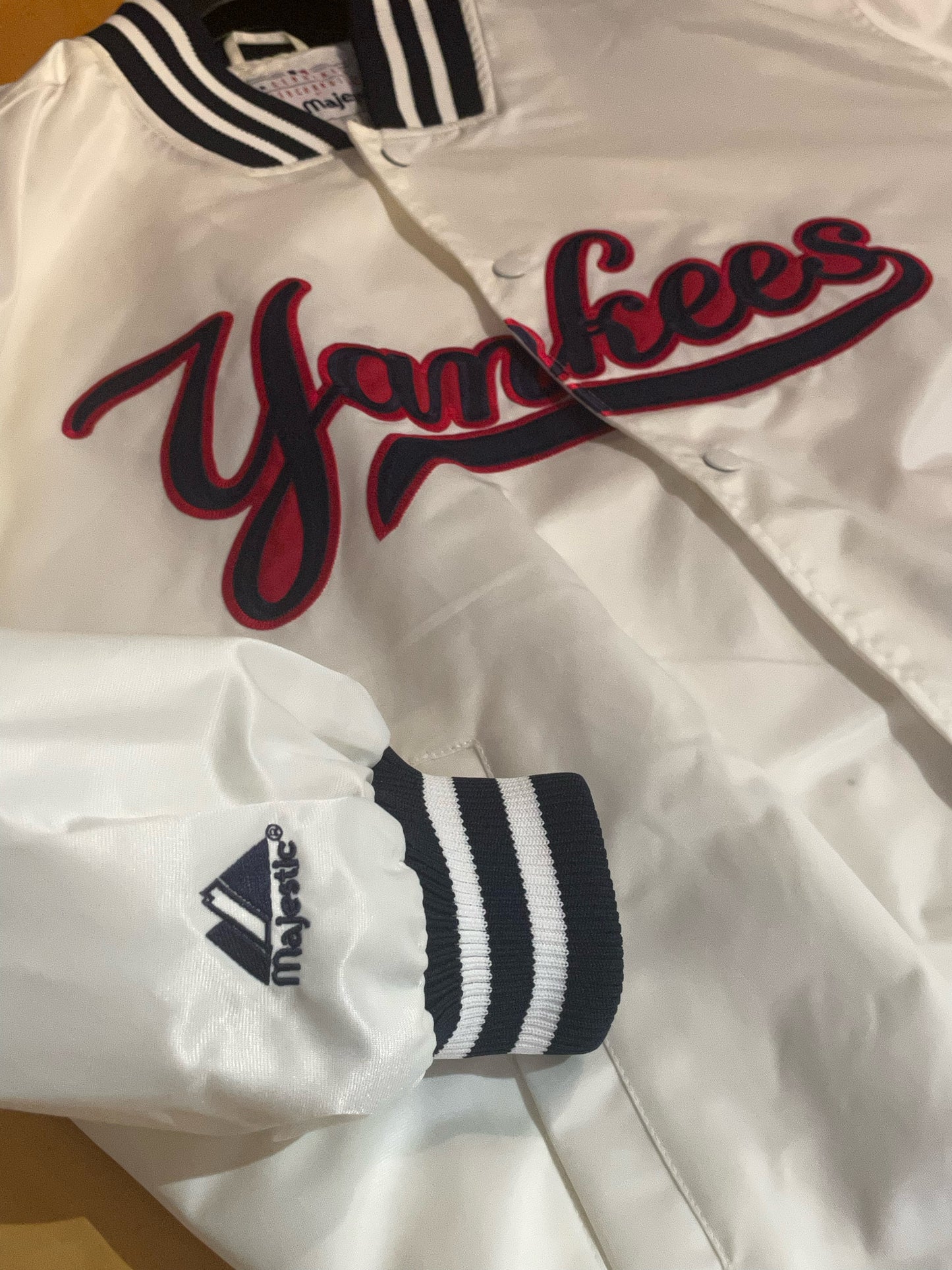 DS MAJESTIC NEW YORK YANKEES MLB SATIN JACKET SZ: XL