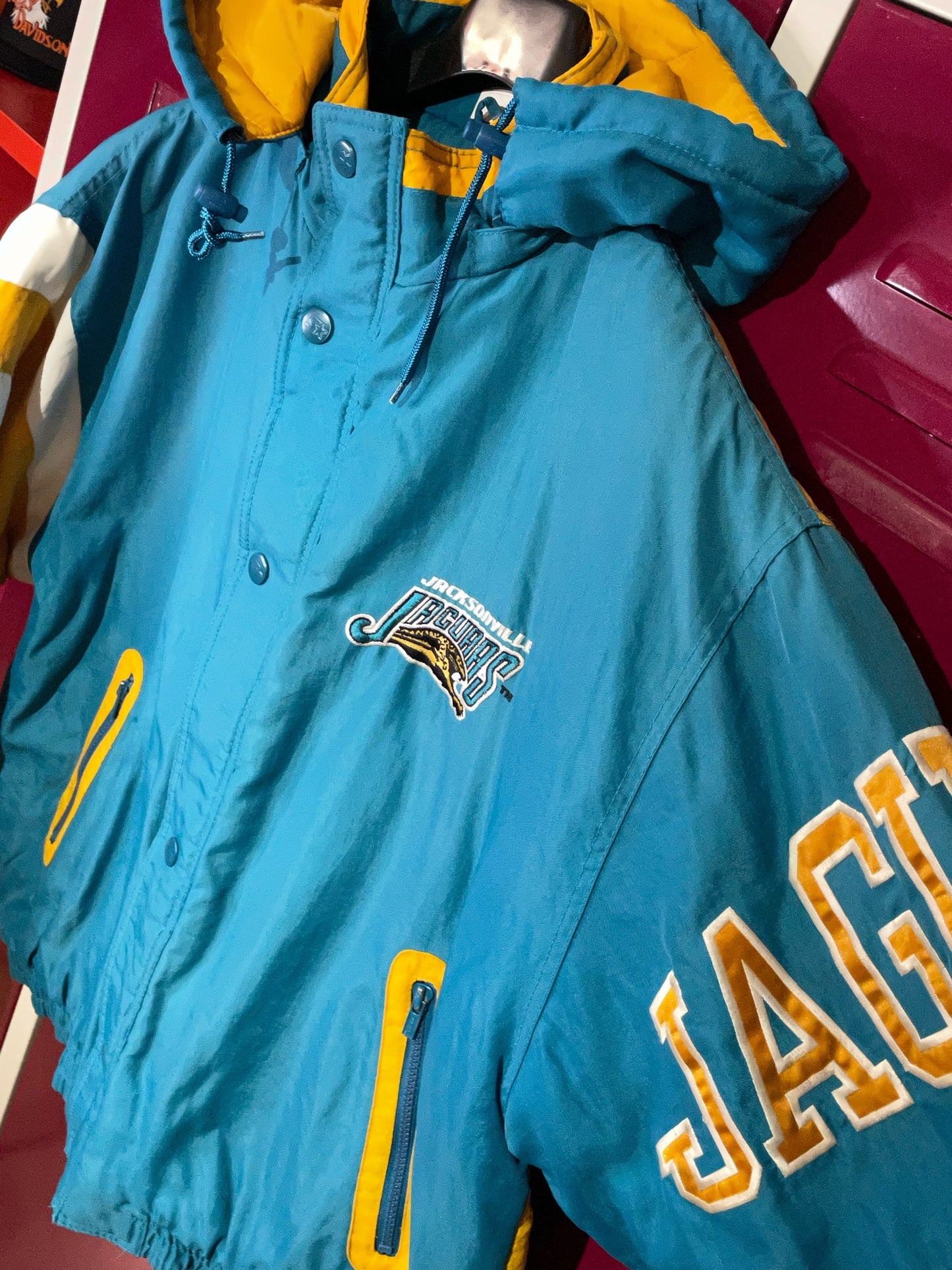 VINTAGE STARTER JACKSONVILLE JAGUARS NFL PUFFER JACKET  SZ: L