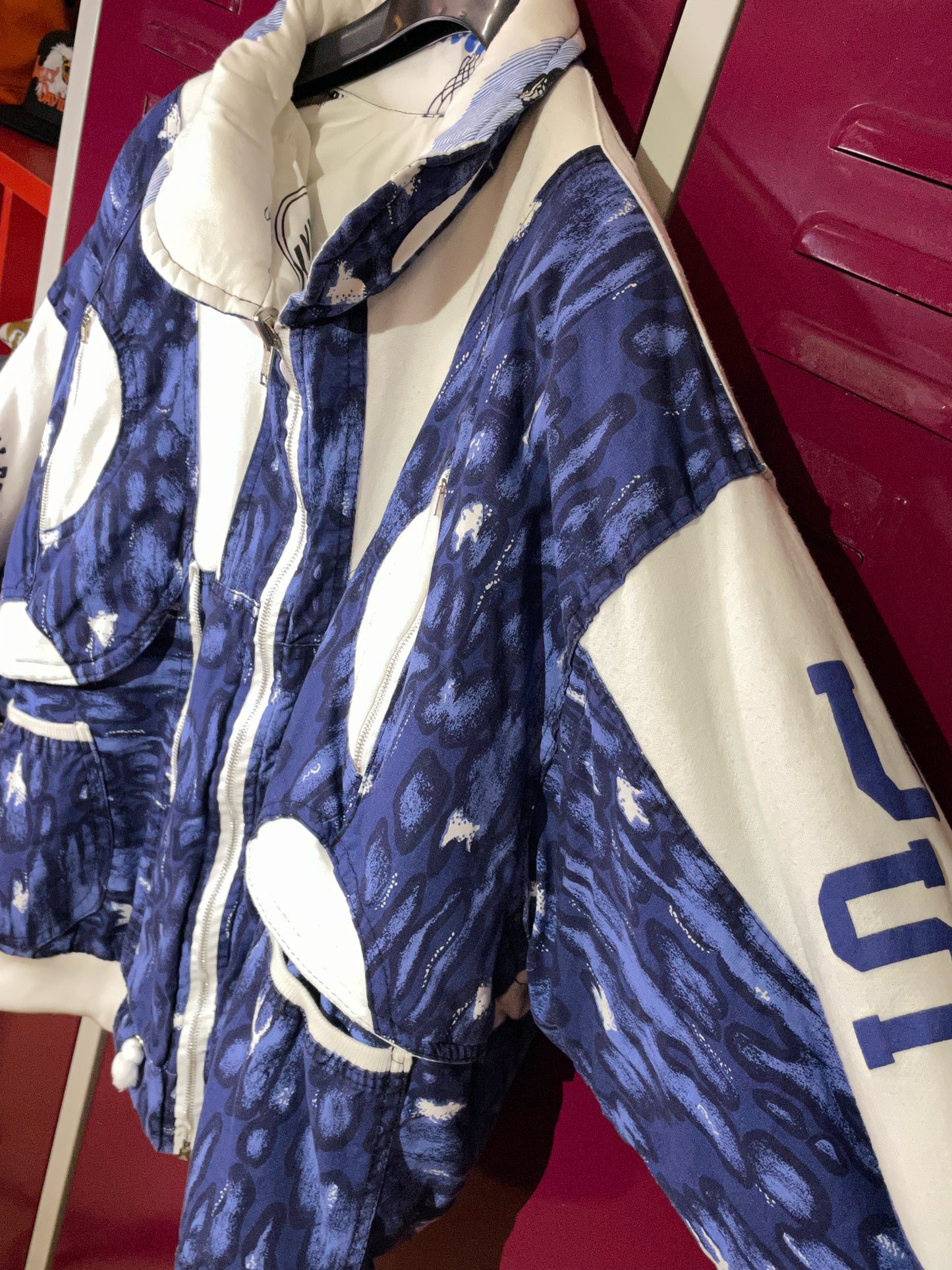 VINTAGE REVERSIBLE LOS ANGELES LAKERS NBA SWEATSHIRT JACKET  SZ: M