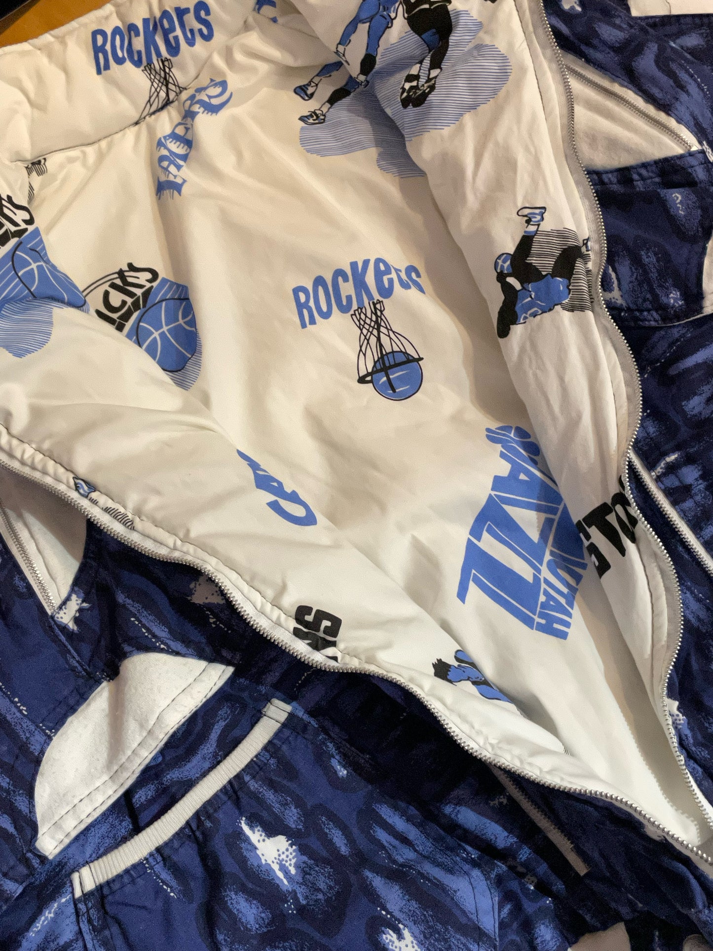 VINTAGE REVERSIBLE LOS ANGELES LAKERS NBA SWEATSHIRT JACKET  SZ: M