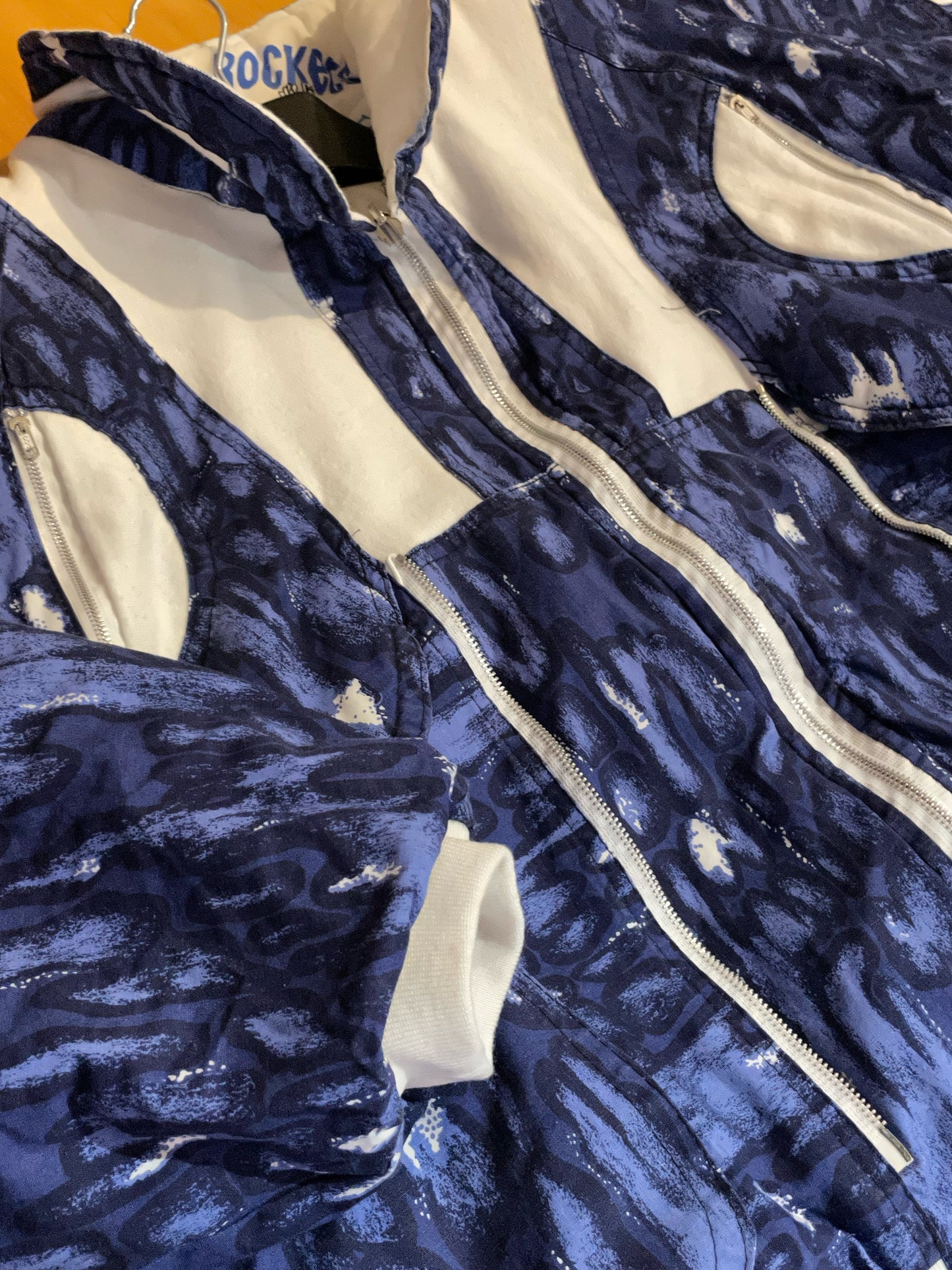 VINTAGE REVERSIBLE LOS ANGELES LAKERS NBA SWEATSHIRT JACKET  SZ: M