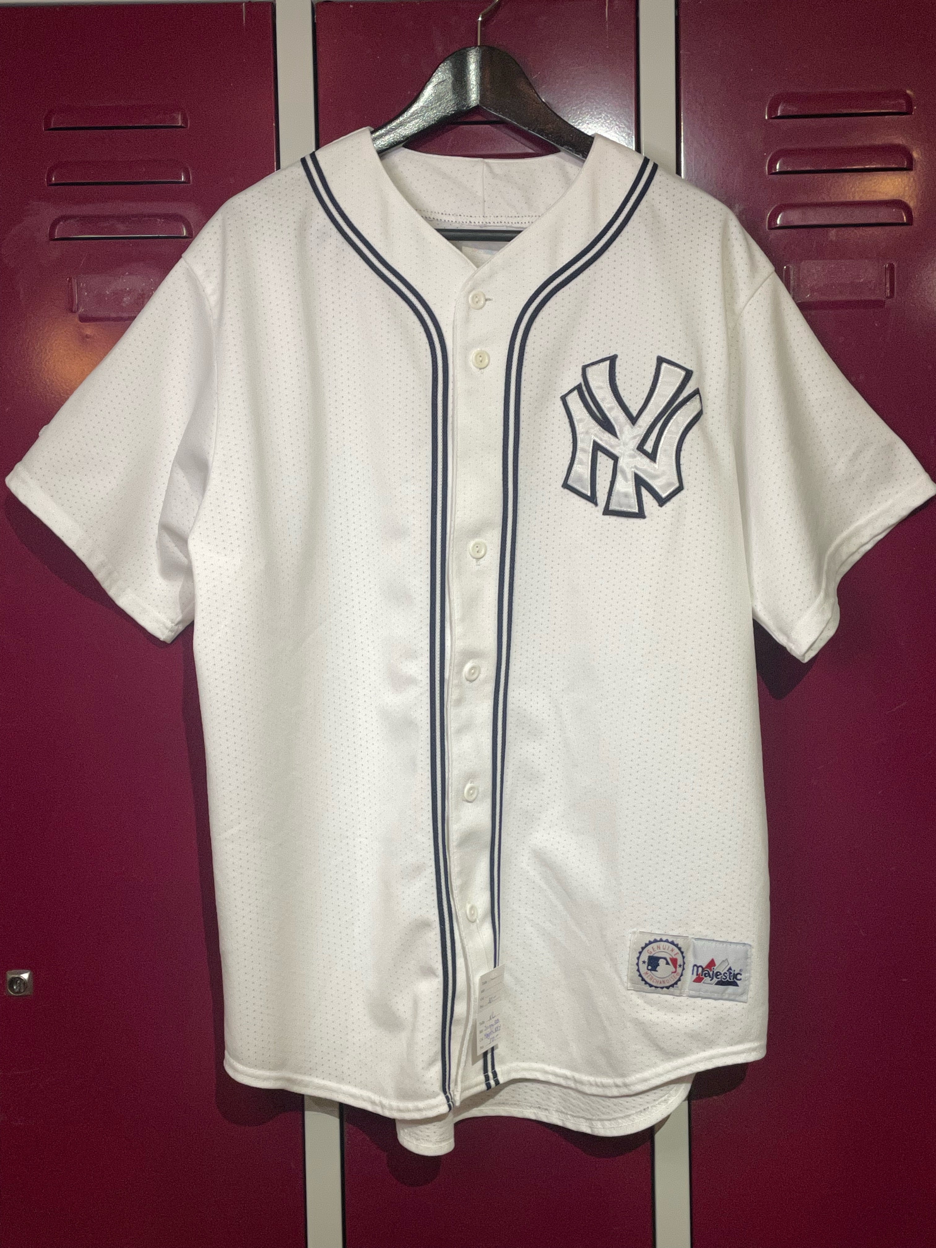 DS STITCHES ATHLETIC NEW YORK YANKEES MLB BASEBALL JERSEY SZ: L – Stay  Alive vintage store