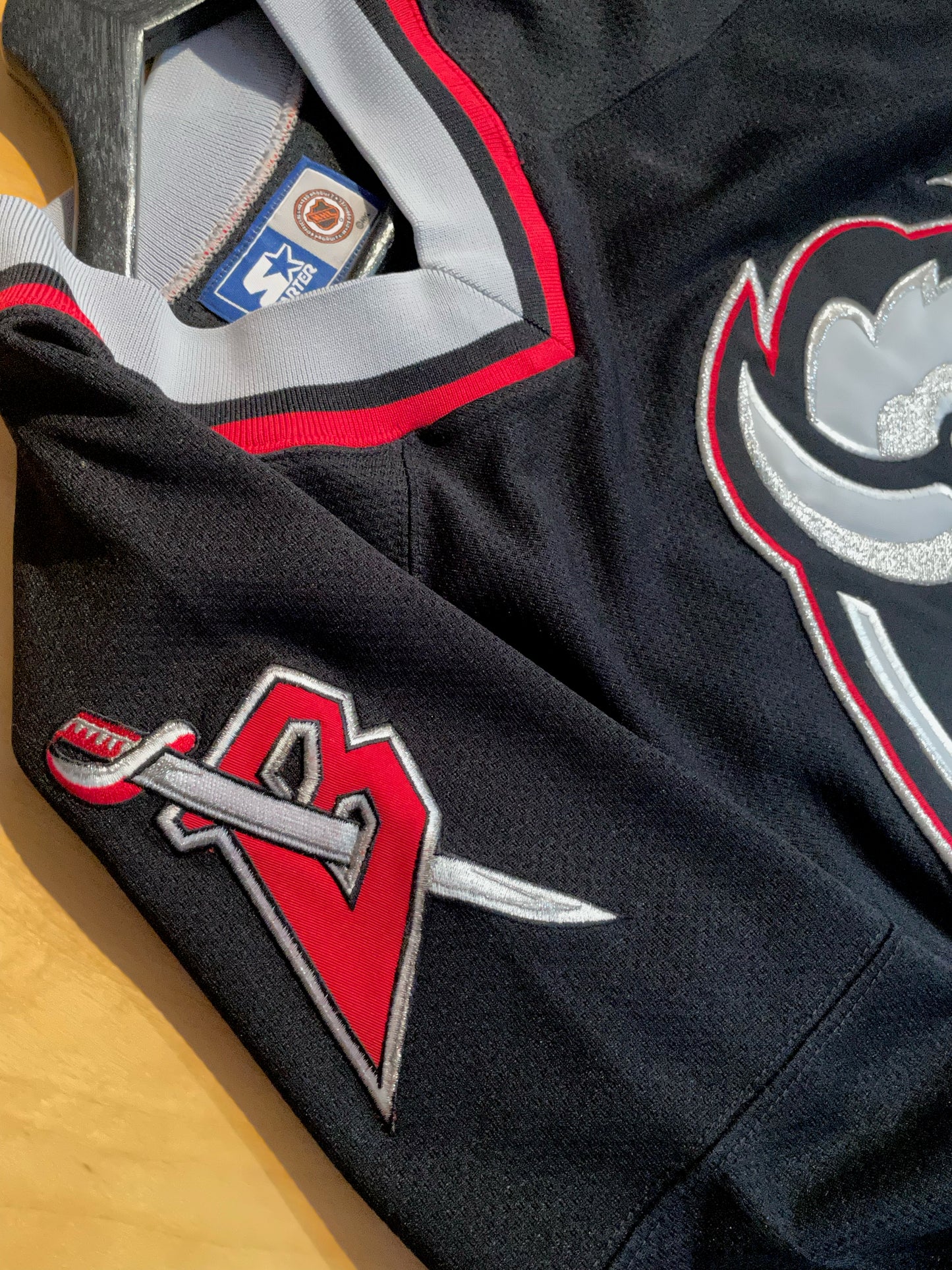 VINTAGE STARTER BUFFALO SABRES NHL HOCKEY JERSEY  SZ: L