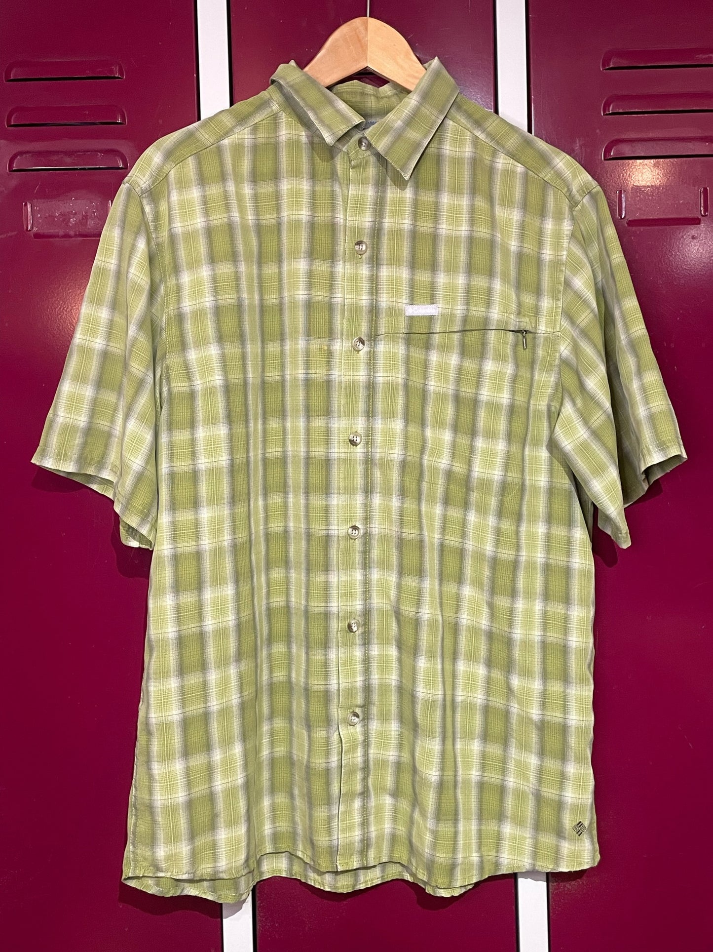 COLUMBIA CHECKED SHORT SLEEVES SHIRT  SZ: L