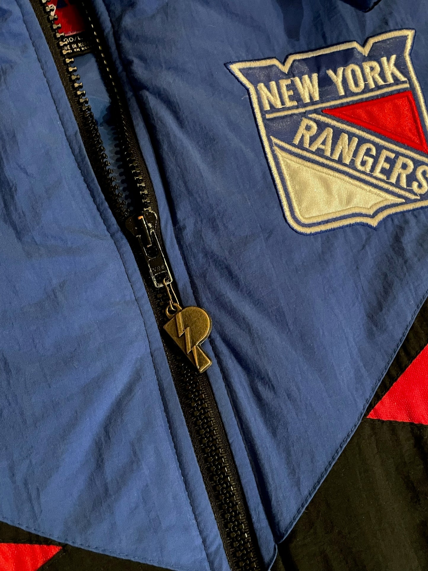 VINTAGE 90s PRO PLAYER NEW YORK RANGERS NHL PUFFER JACKET  SZ: L