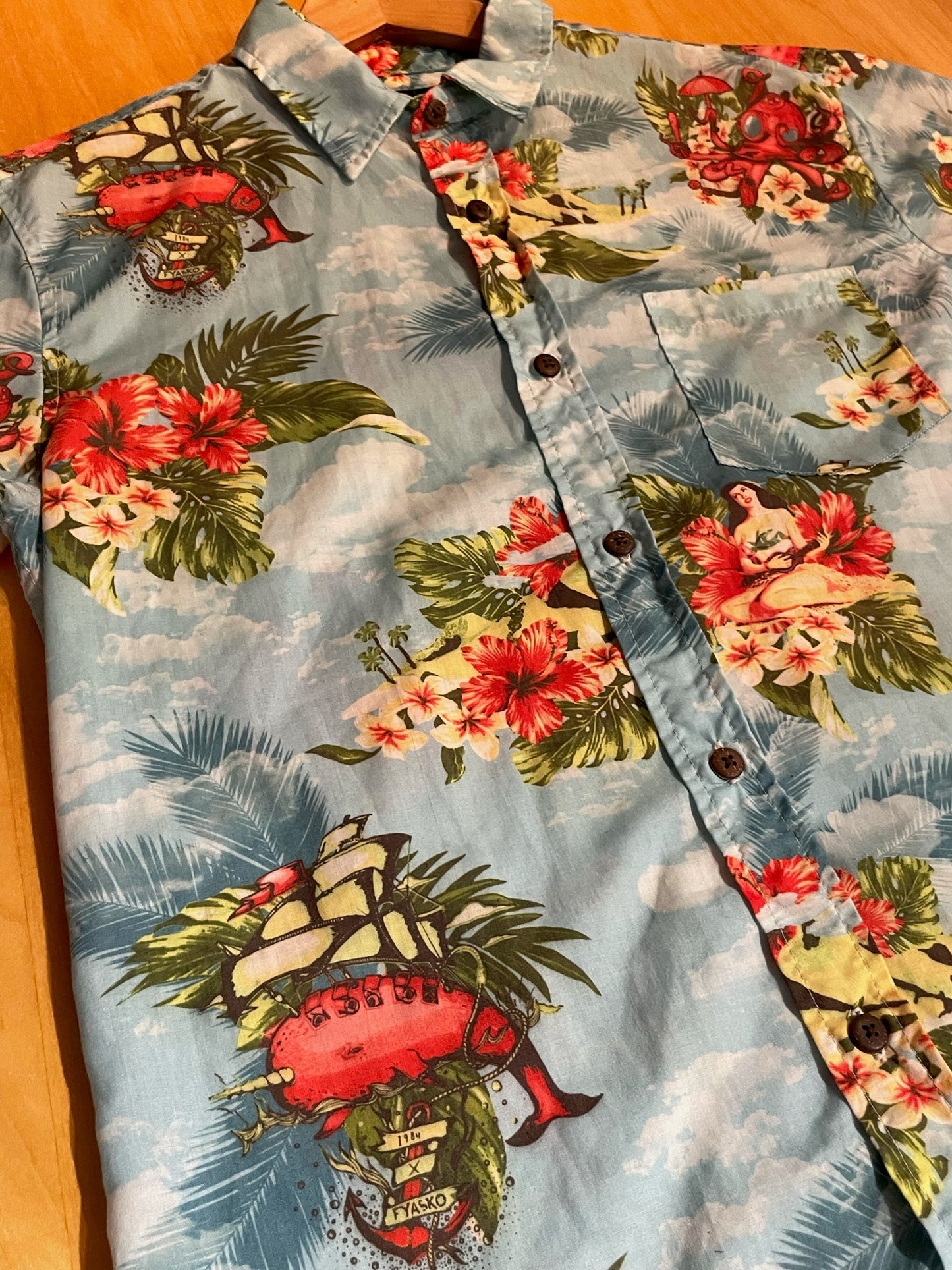 FIASKO HAWAIIAN SHORT SLEEVES SHIRT  SZ: M