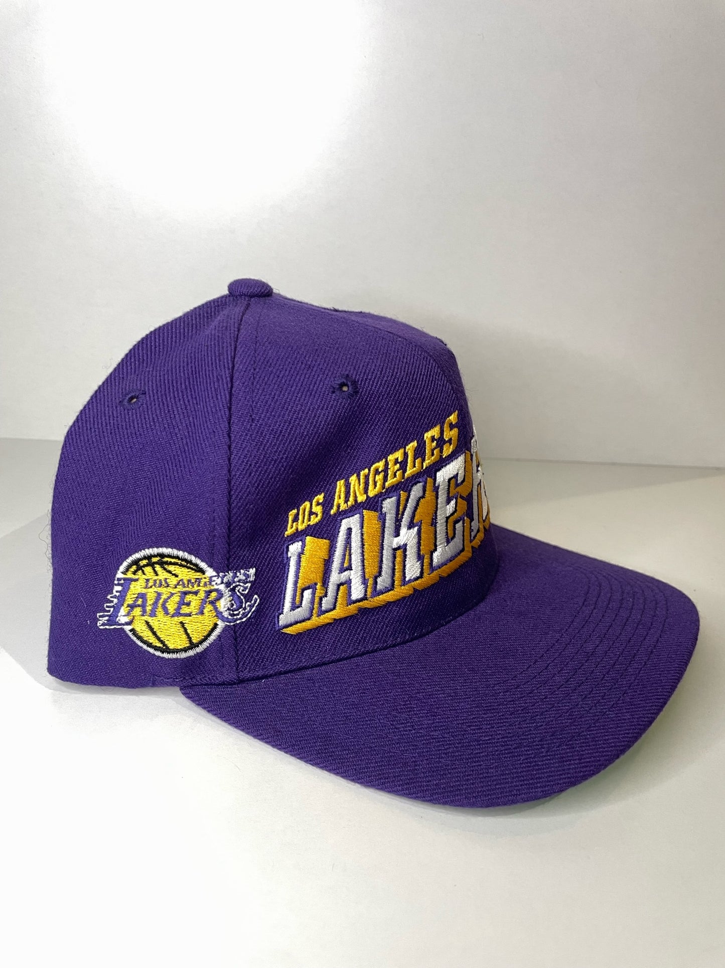 VINTAGE 90s LOS ANGELES LAKERS SPORTS SPECIALTIES SNAPBACK CAP HAT