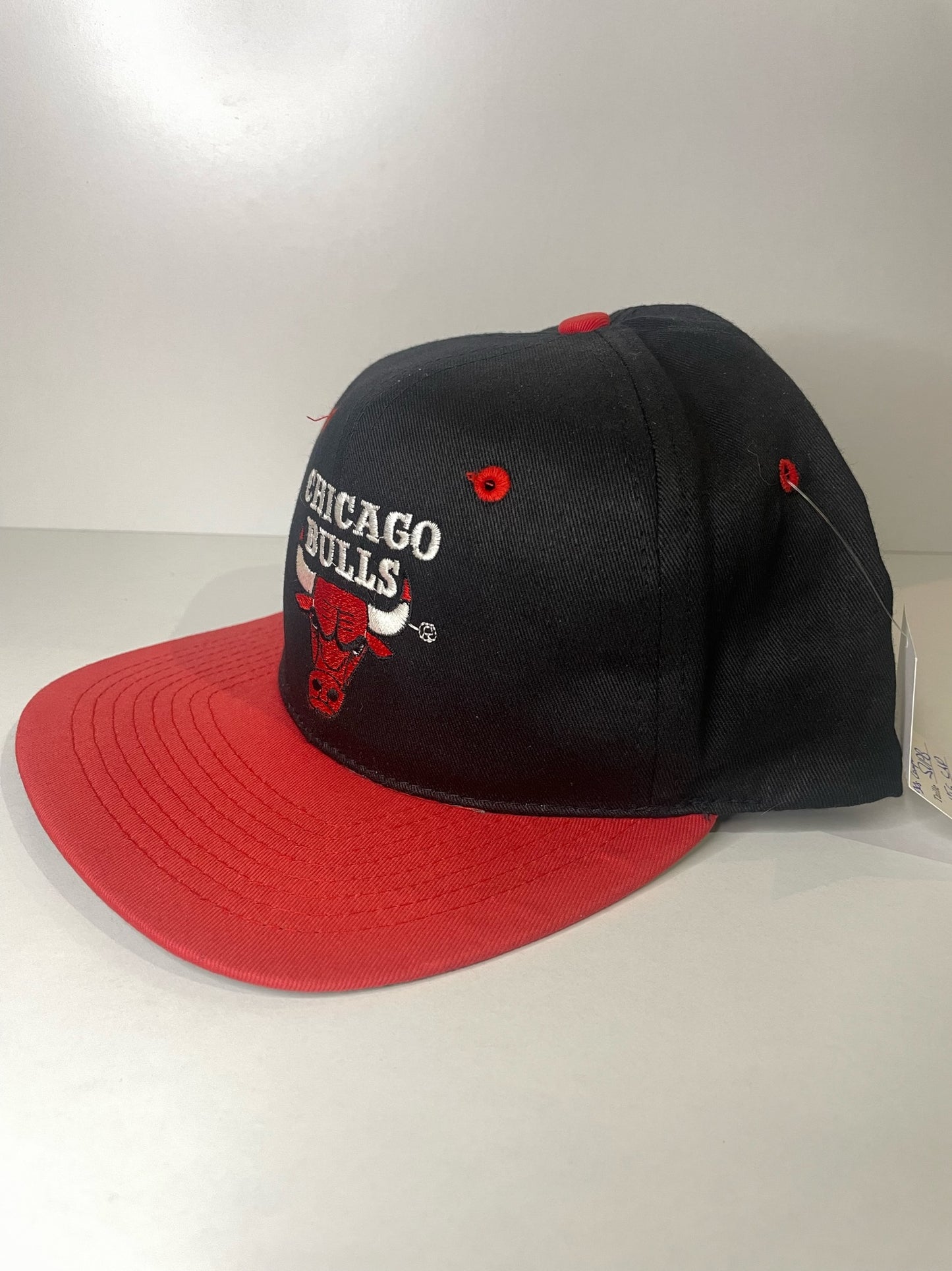 VINTAGE 90s CHICAGO BULLS COMPETITOR SNAPBACK CAP HAT