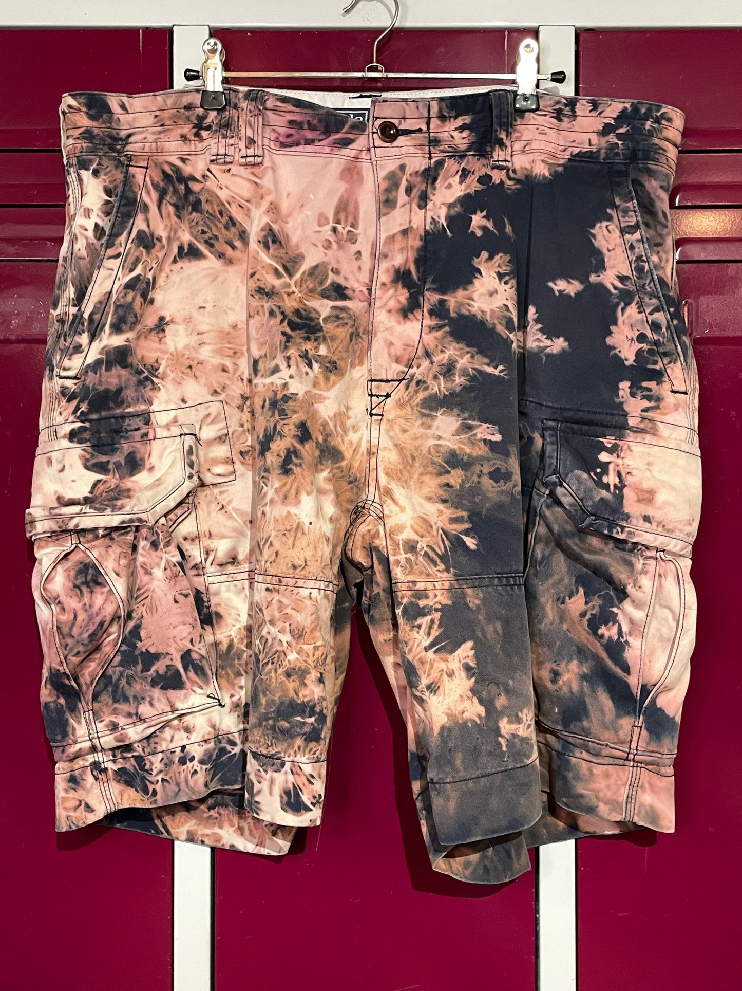 POLO RALPH LAUREN TIE DYE CARGO SHORTS  SZ: 38