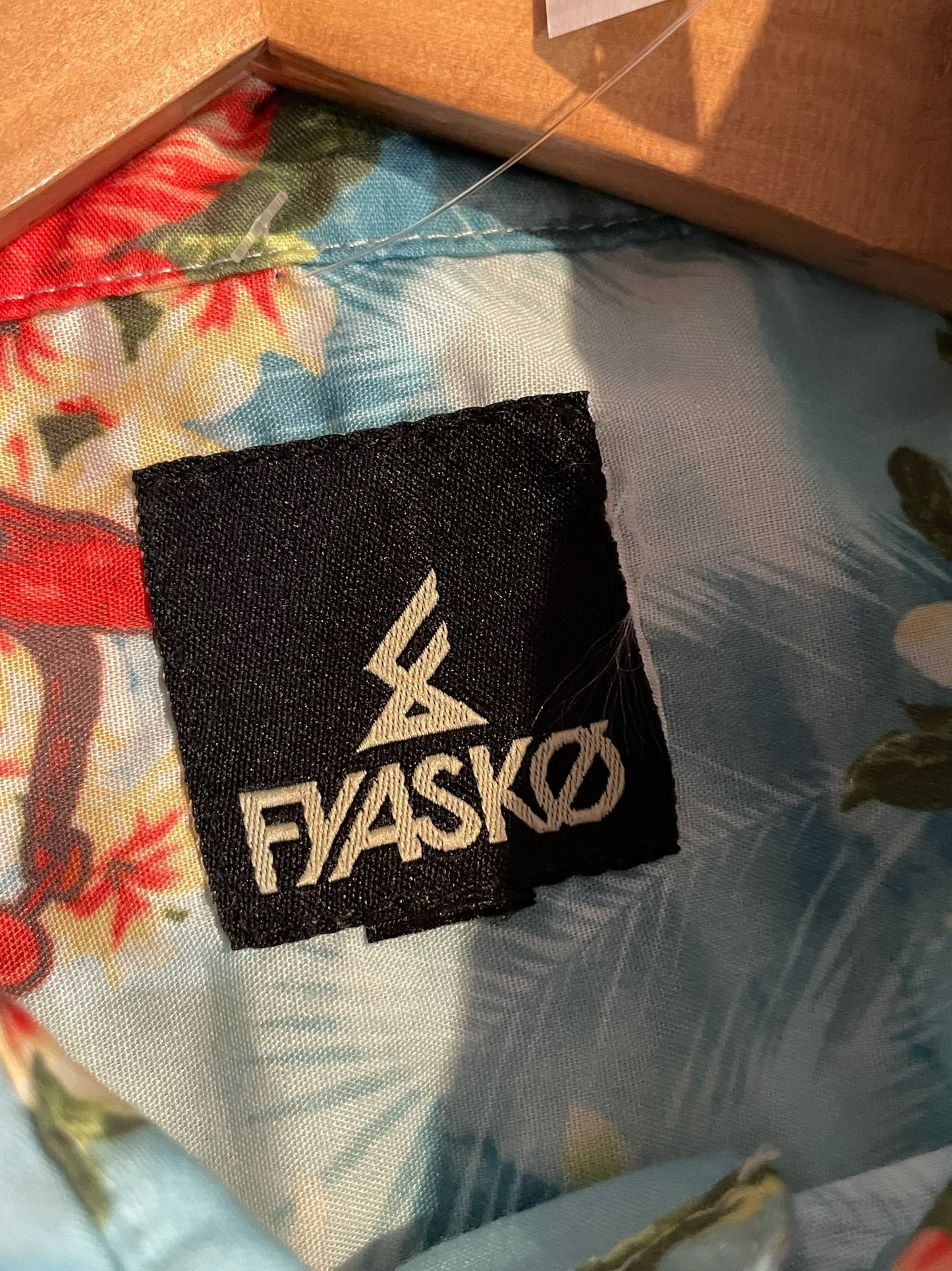 FIASKO HAWAIIAN SHORT SLEEVES SHIRT  SZ: M