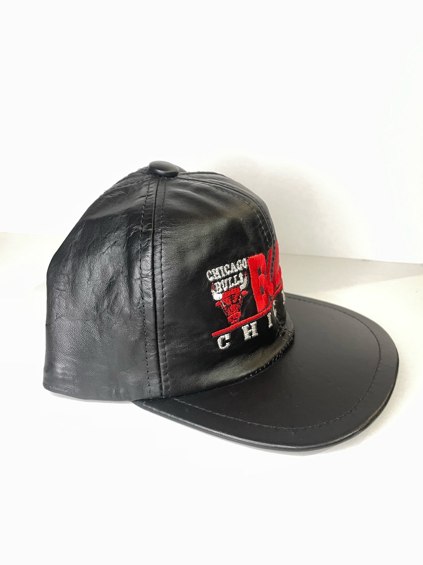 VINTAGE 90s CHICAGO BULLS GENUINE LEATHER "MADE IN USA" SNAPBACK CAP HAT