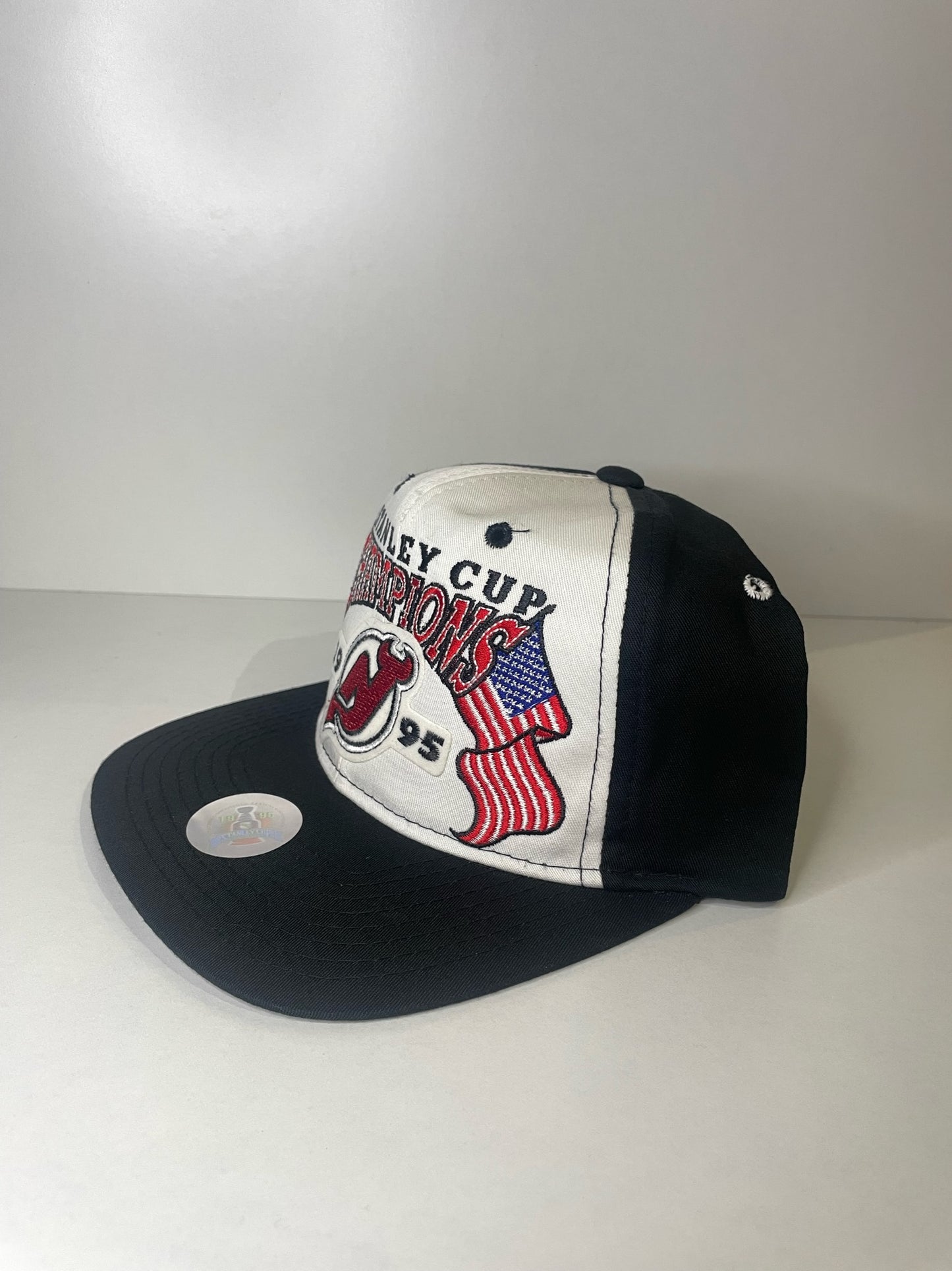 Vintage New Jersey Devils Hat Black 1995 NHL Stanley Cup Champions Snap  Back