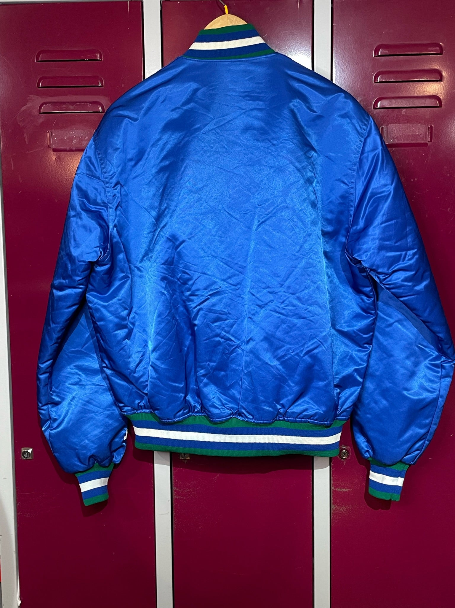 Vintage 80s Minnesota Timberwolves Starter Jacket Mens L Satin Wolves Patch  NBA, The Clothing Vault