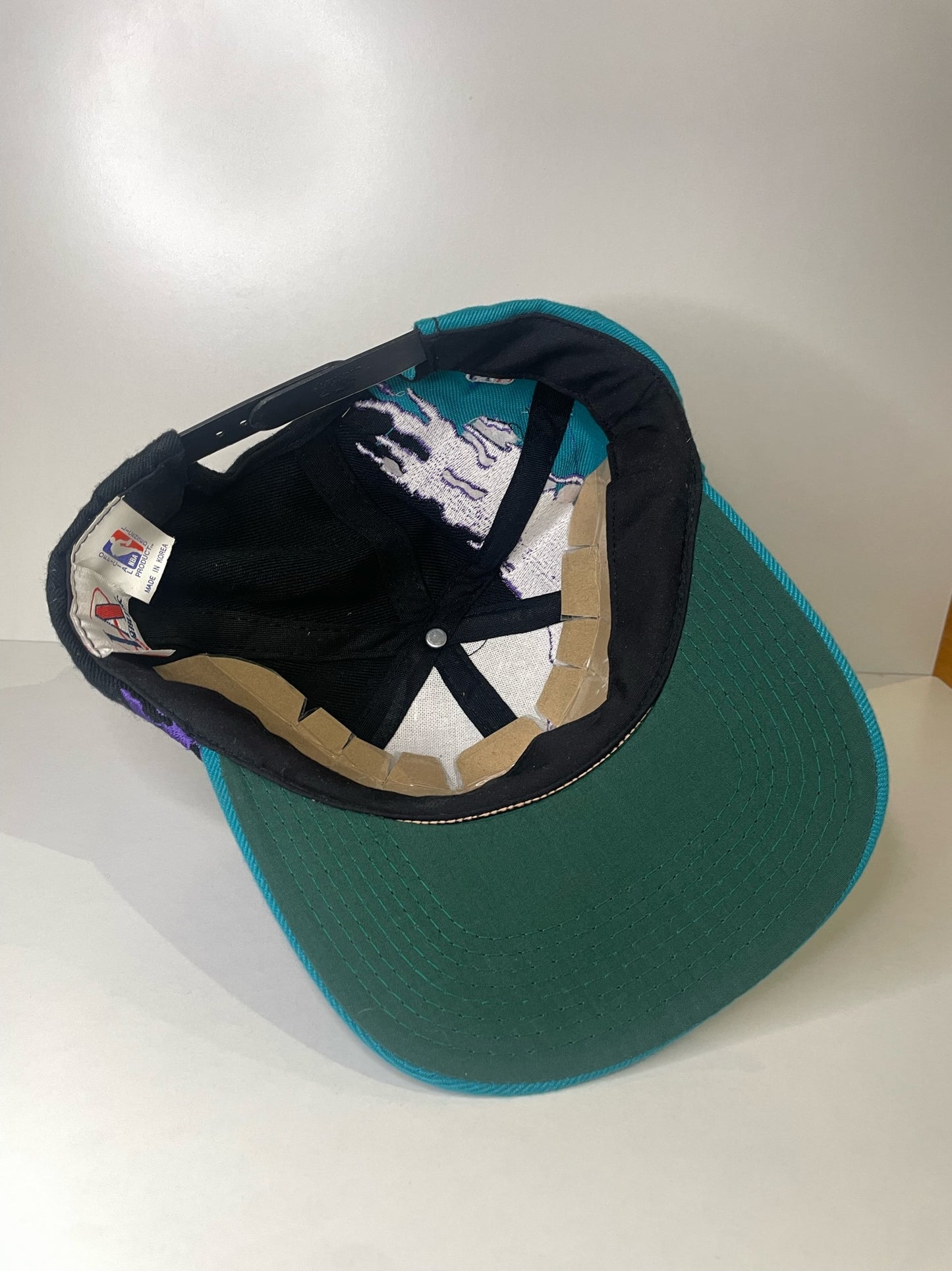 VINTAGE 90s CHARLOTTE HORNETS LOGO ATHLETIC SNAPBACK CAP HAT