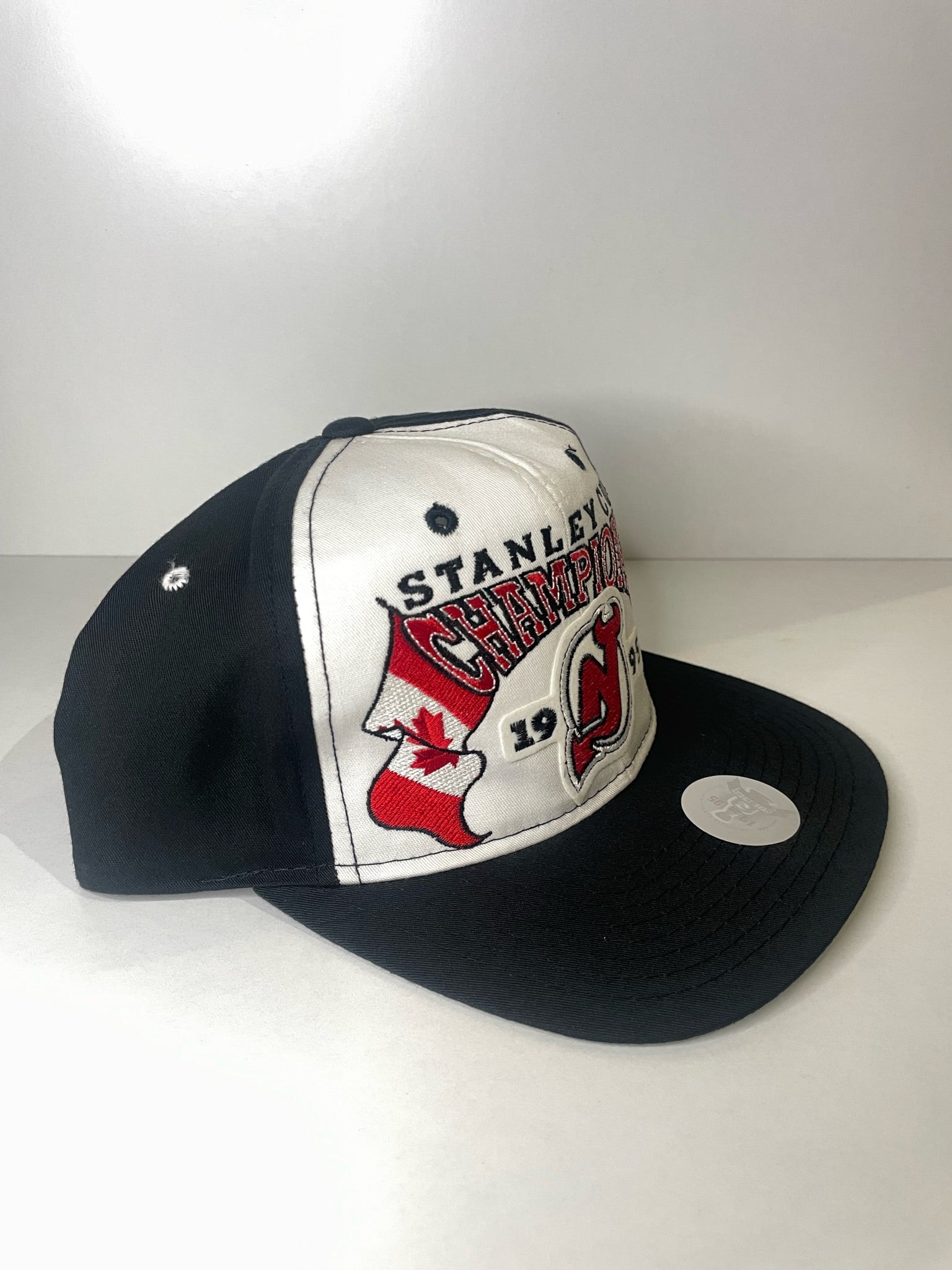 VINTAGE 90s NEW JERSEY DEVILS STARTER SNAPBACK CAP HAT