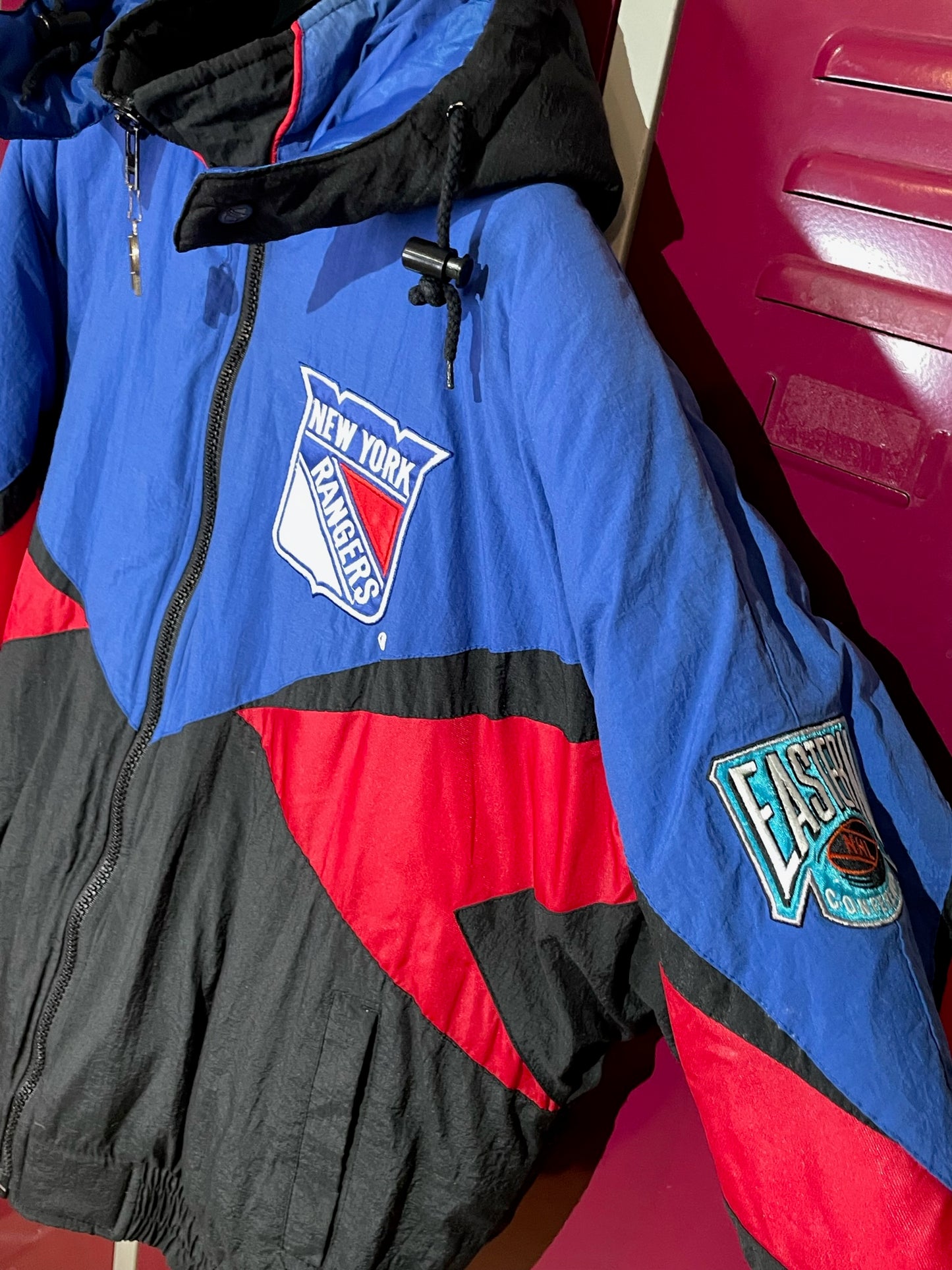 VINTAGE 90s PRO PLAYER NEW YORK RANGERS NHL PUFFER JACKET  SZ: L