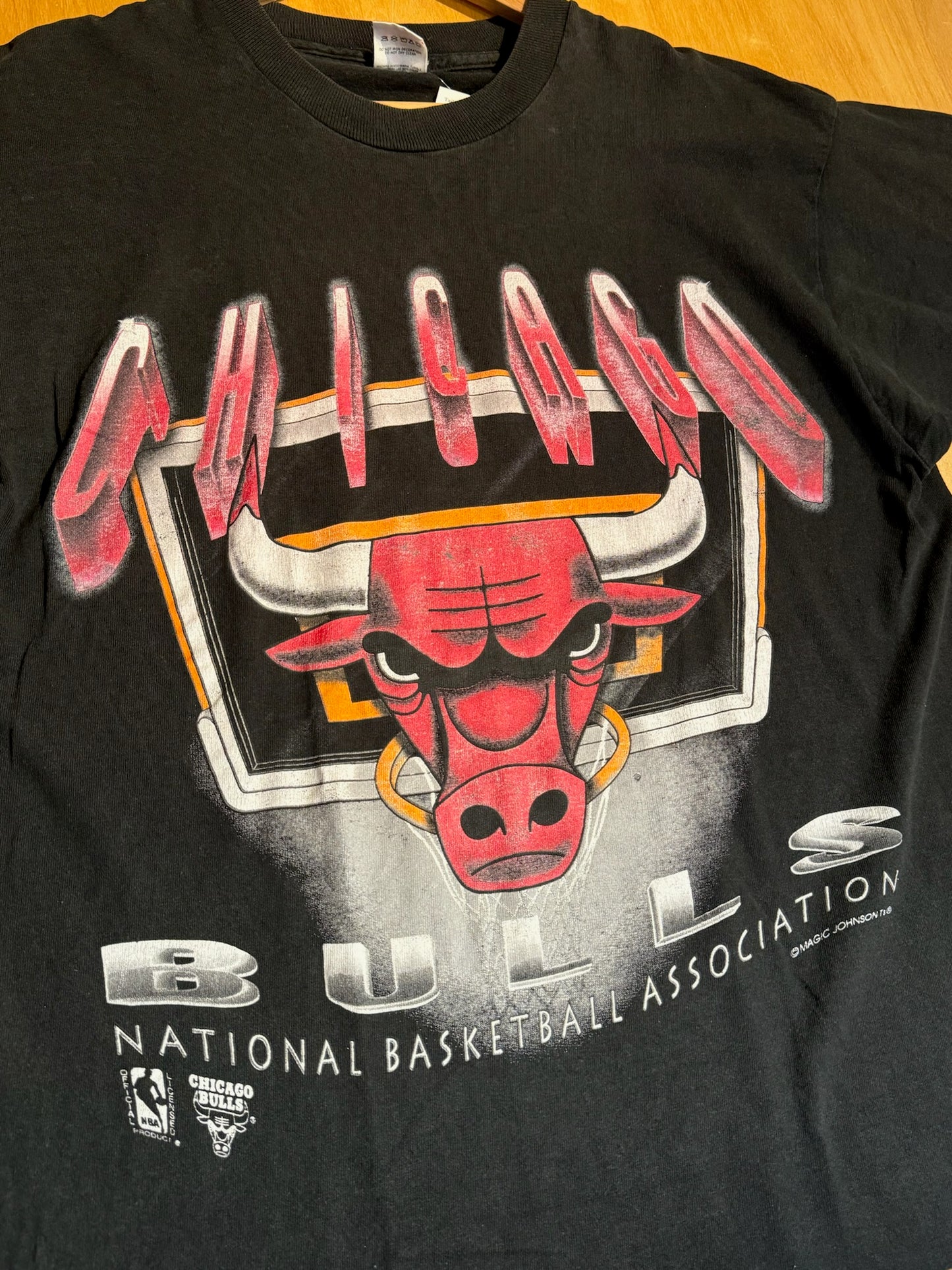 VINTAGE 90s CHICAGO BULLS BY MAGIC JOHNSON NBA T-SHIRT  SZ: L