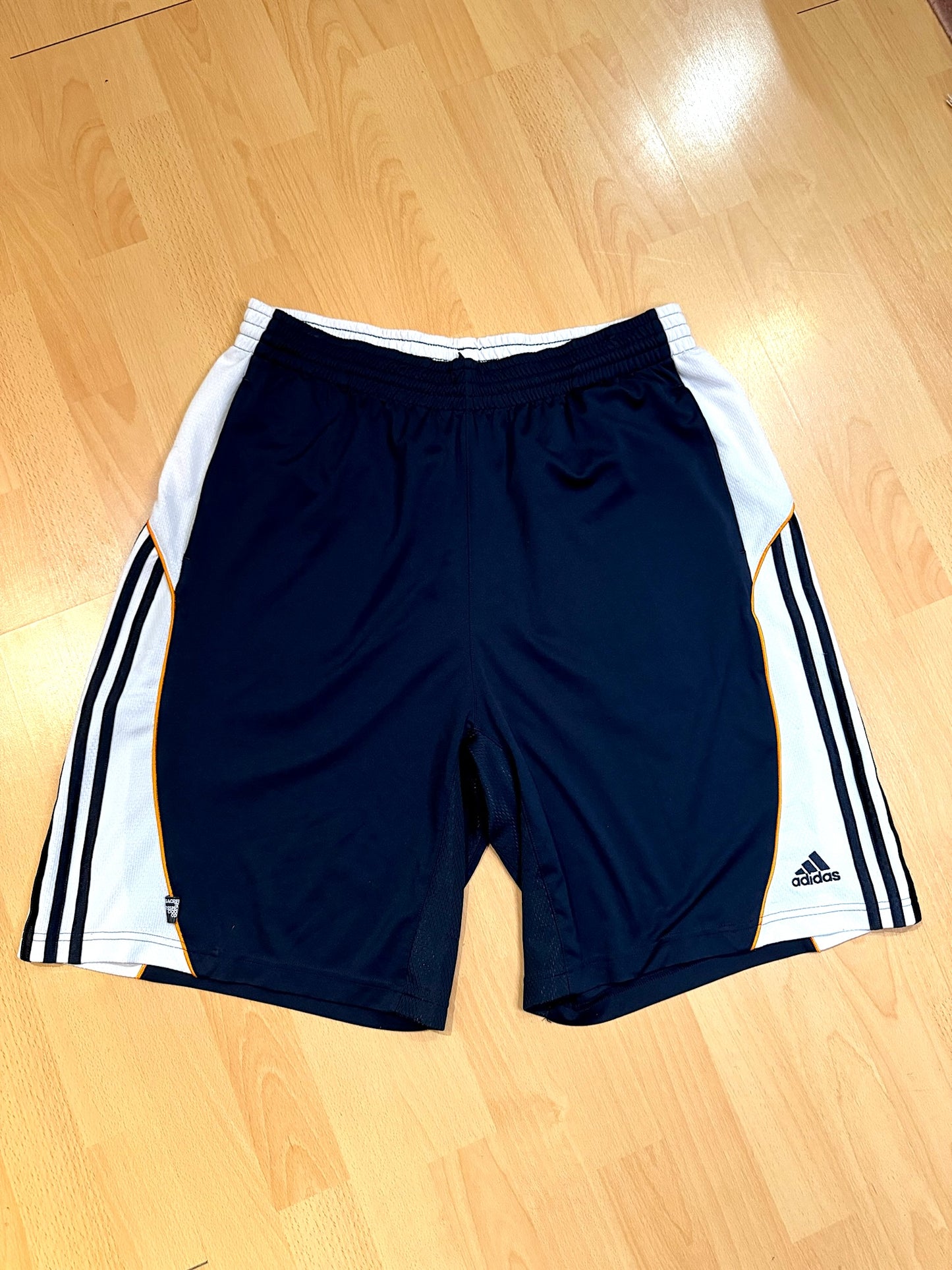 ADIDAS BASKETBALL SHORTS  SZ: XL