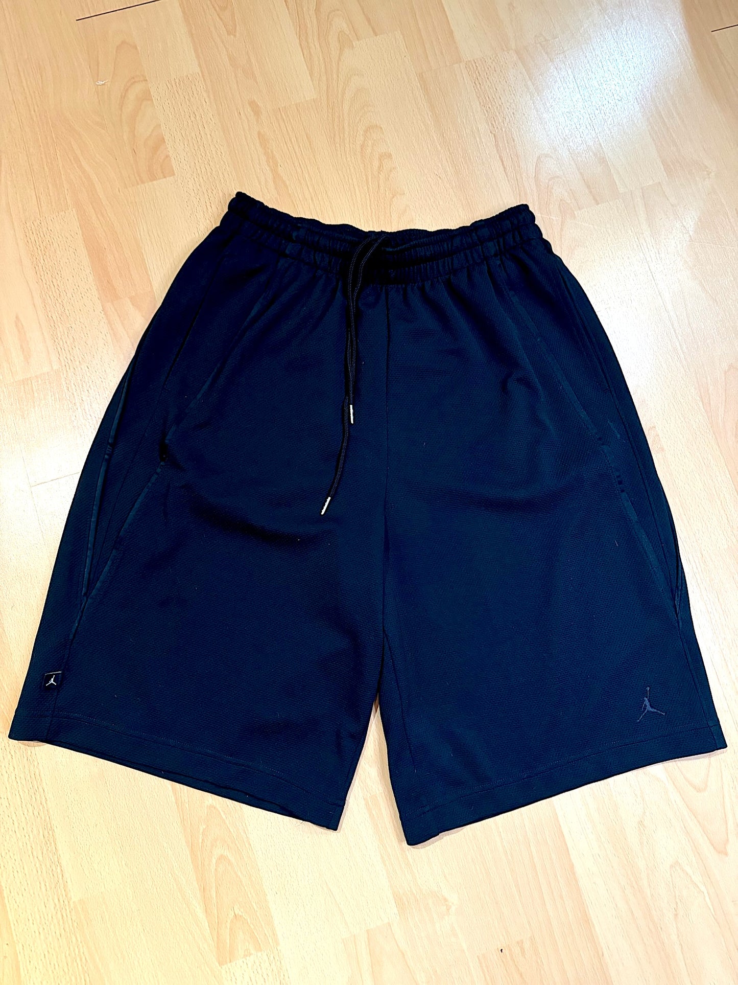 Y2K AIR JORDAN BASKETBALL SHORTS  SZ: L