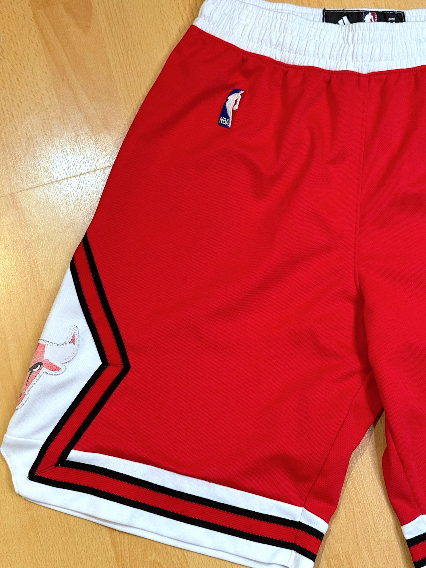 ADIDAS CHICAGO BULLS "RETRO" BASKETBALL SHORTS  SZ: M