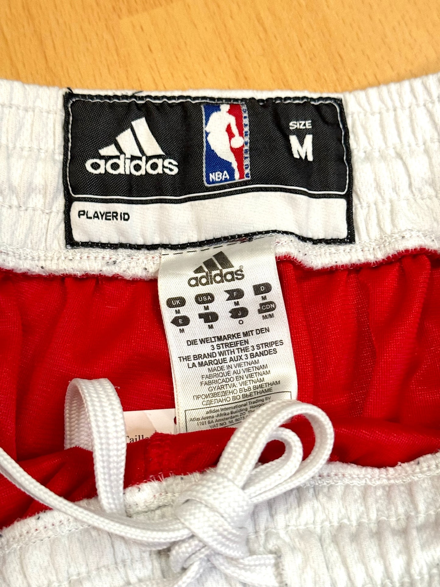 ADIDAS CHICAGO BULLS "RETRO" BASKETBALL SHORTS  SZ: M