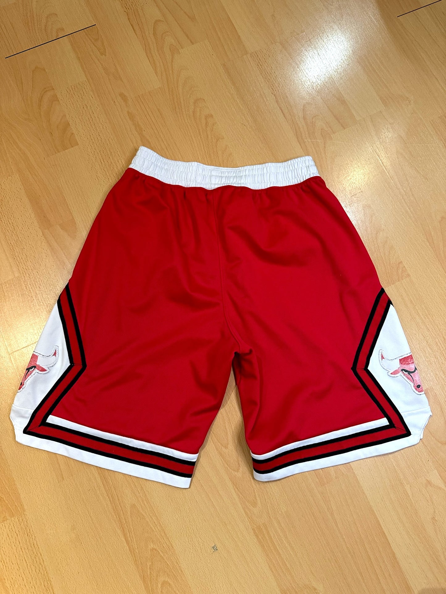 ADIDAS CHICAGO BULLS "RETRO" BASKETBALL SHORTS  SZ: M