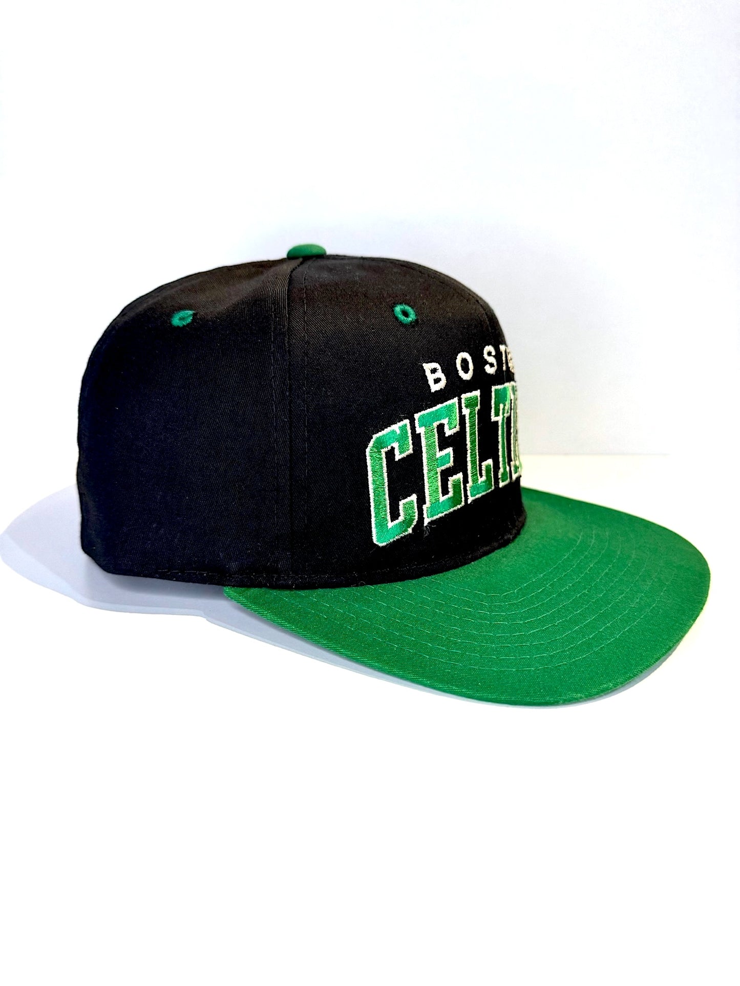 VINTAGE 90s BOSTON CELTICS STARTER SNAPBACK CAP HAT