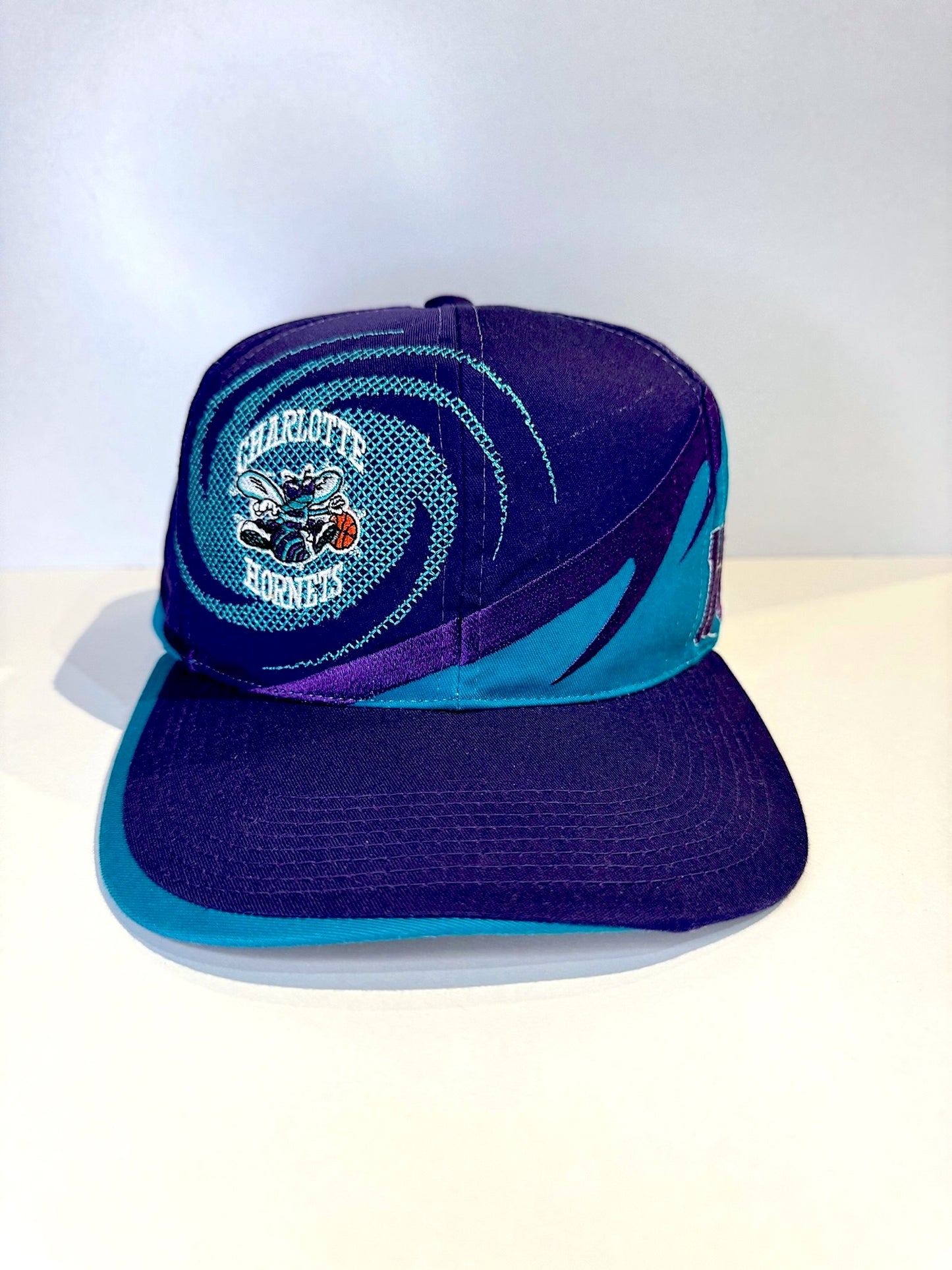 VINTAGE 90s CHARLOTTE HORNETS SPORTS SPECIALTIES "GALAXY" SNAPBACK HAT