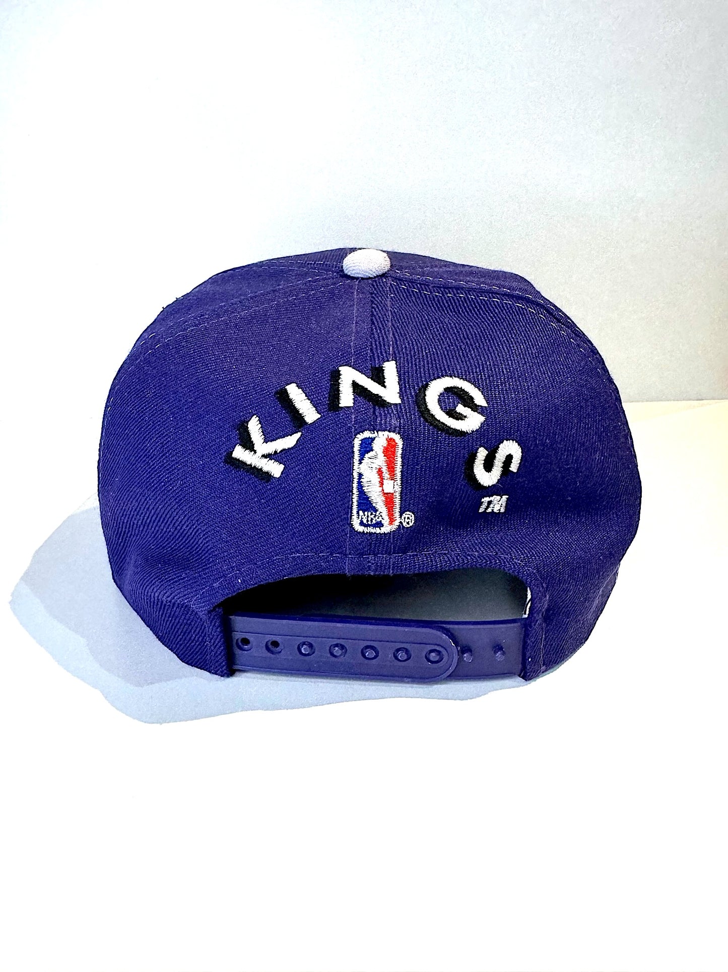 VINTAGE 90s SACRAMENTO KINGS SPORTS SPECIALTIES SNAPBACK HAT