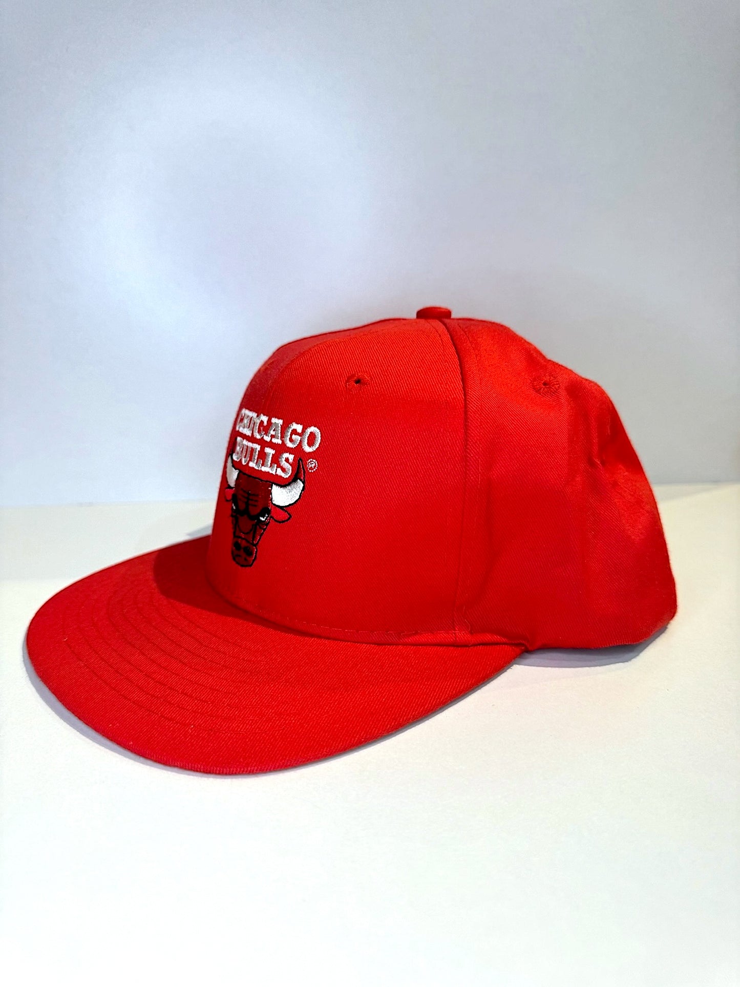 "DS" VINTAGE 90s CHICAGO BULLS DREW PEARSON SNAPBACK CAP HAT