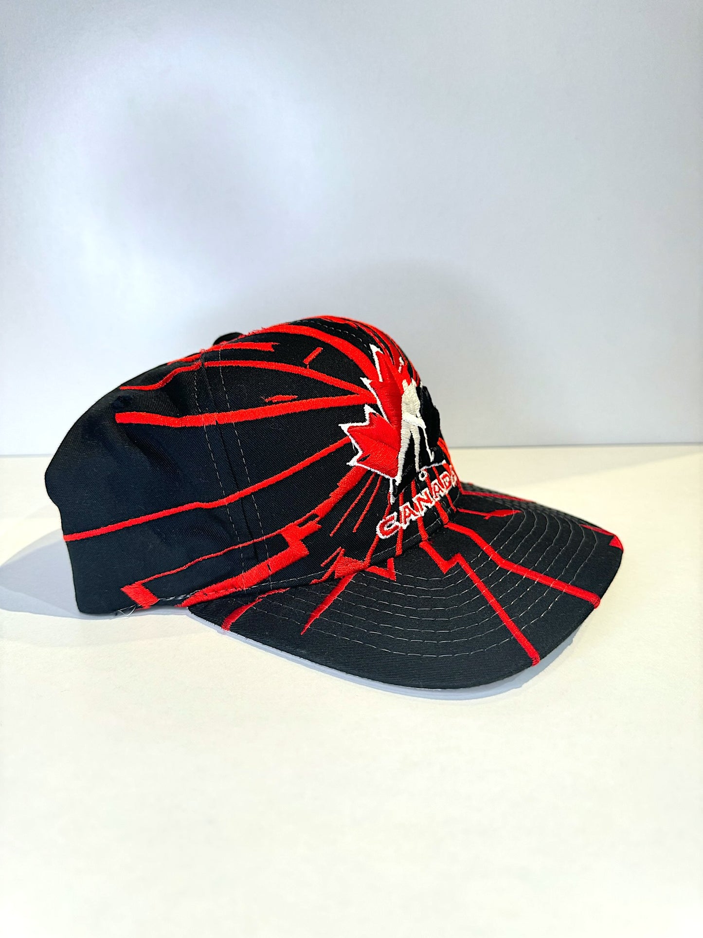 VINTAGE 90s STARTER TEAM CANADA "SHOCKWAVE" SNAPBACK CAP HAT