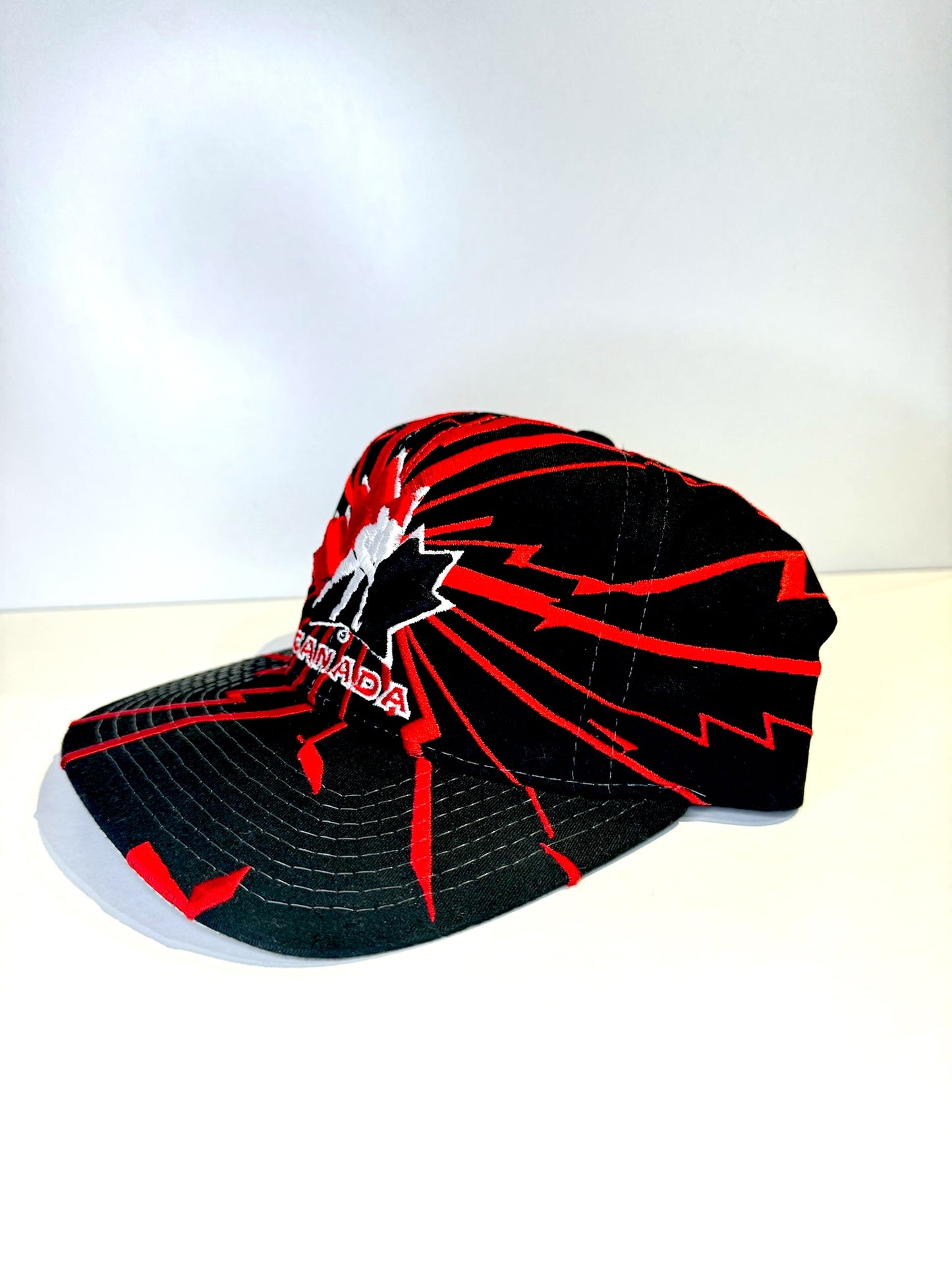 VINTAGE 90s STARTER TEAM CANADA "SHOCKWAVE" SNAPBACK CAP HAT