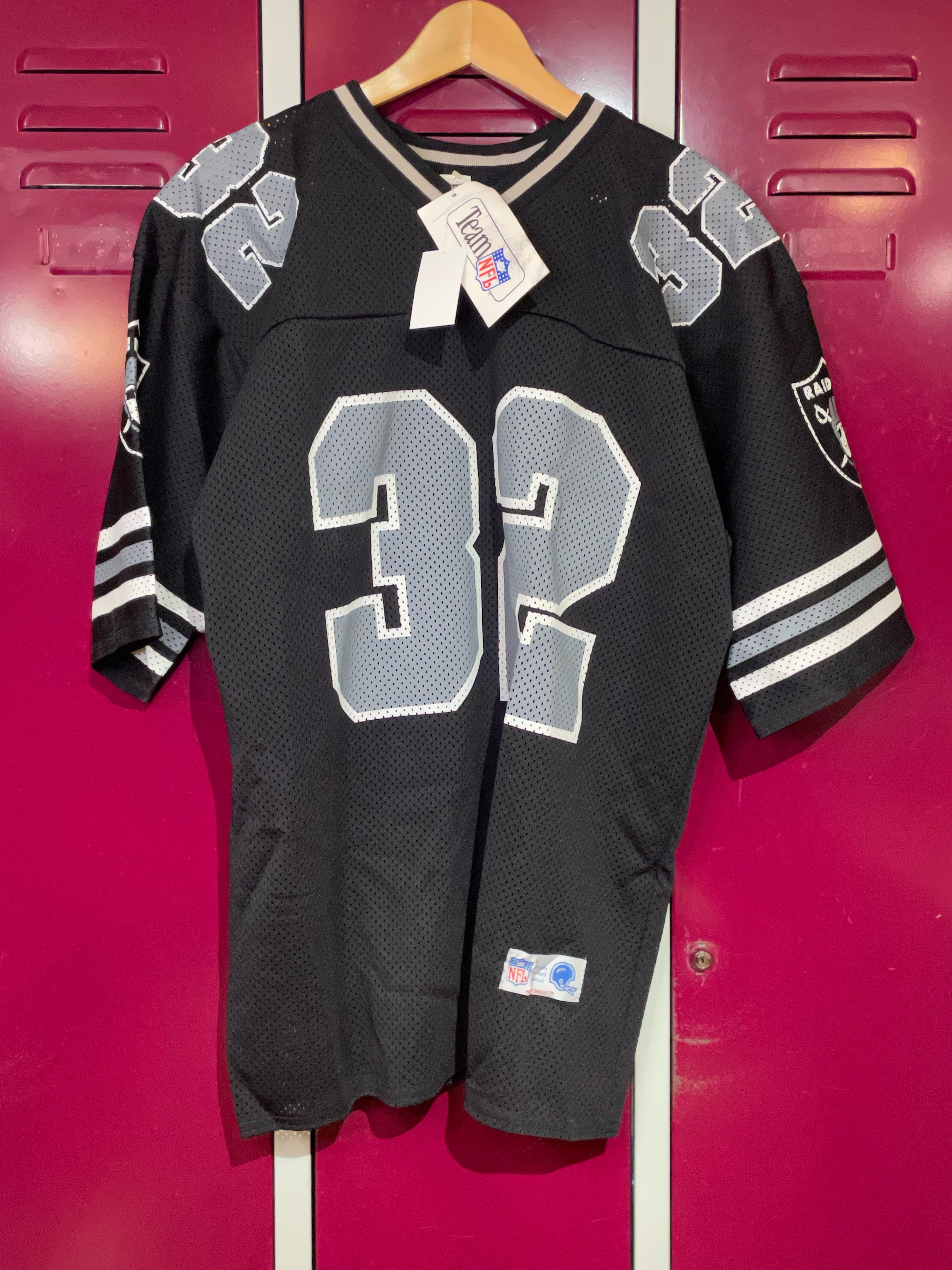 DS VINTAGE 90s PRO ONE LOS ANGELES RAIDERS 32 NFL JERSEY SZ One s Stay Alive vintage store