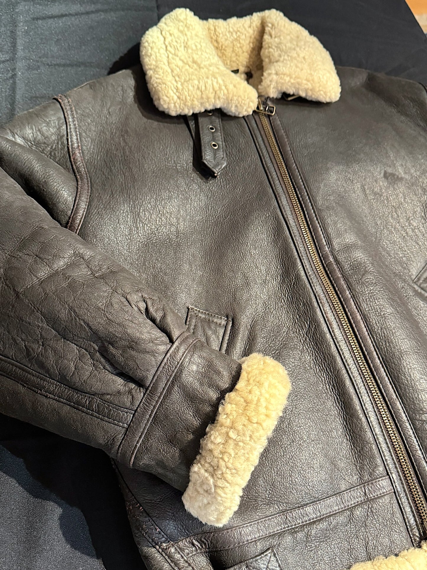 VINTAGE ORIGINAL SHEARLING BOMBARDIER SHEEPSKIN JACKET  SZ: 50