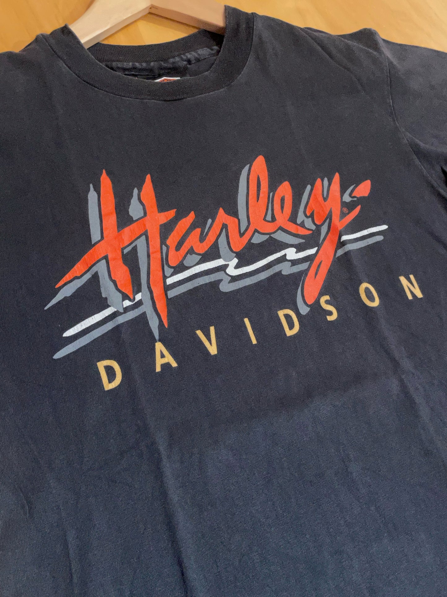 VINTAGE 90s SUBURBAN HARLEY DAVIDSON MOTOR CYCLES T-SHIRT  SZ: M