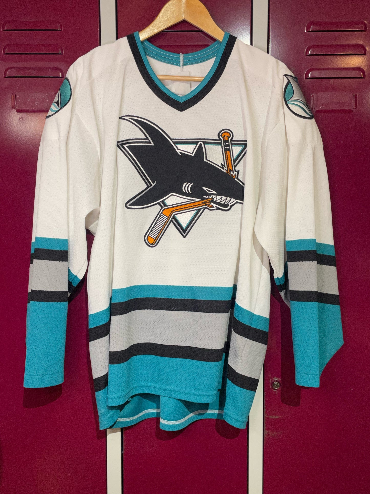 VINTAGE CCM SAN JOSE SHARKS NHL HOCKEY JERSEY  SZ: L