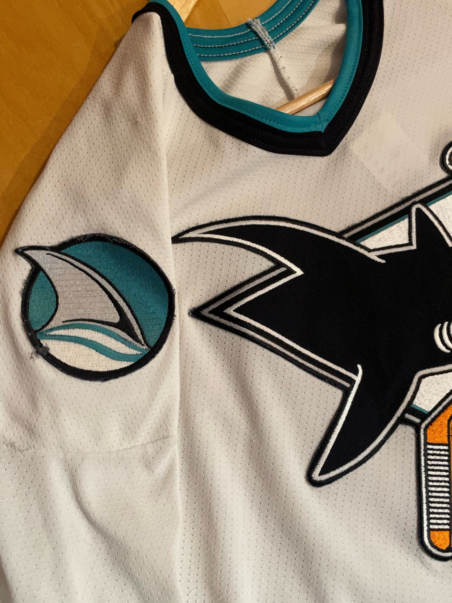 VINTAGE CCM SAN JOSE SHARKS NHL HOCKEY JERSEY  SZ: L